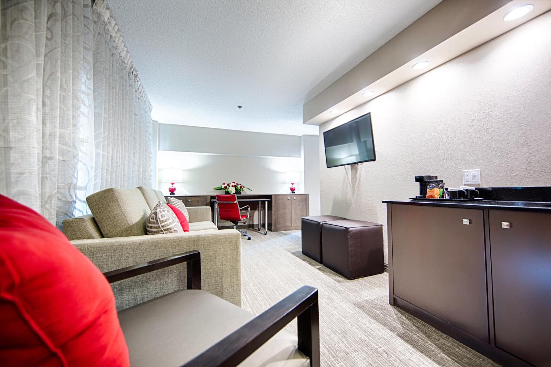 Hotel Capstone interior in Tuscaloosa, AL — gallery photo 2