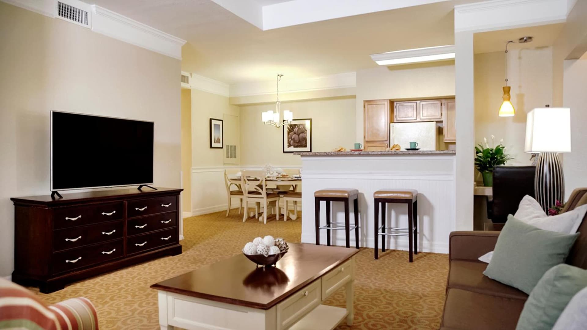Calypso Cay Vacation Villas interior in Kissimmee, FL — gallery photo 2