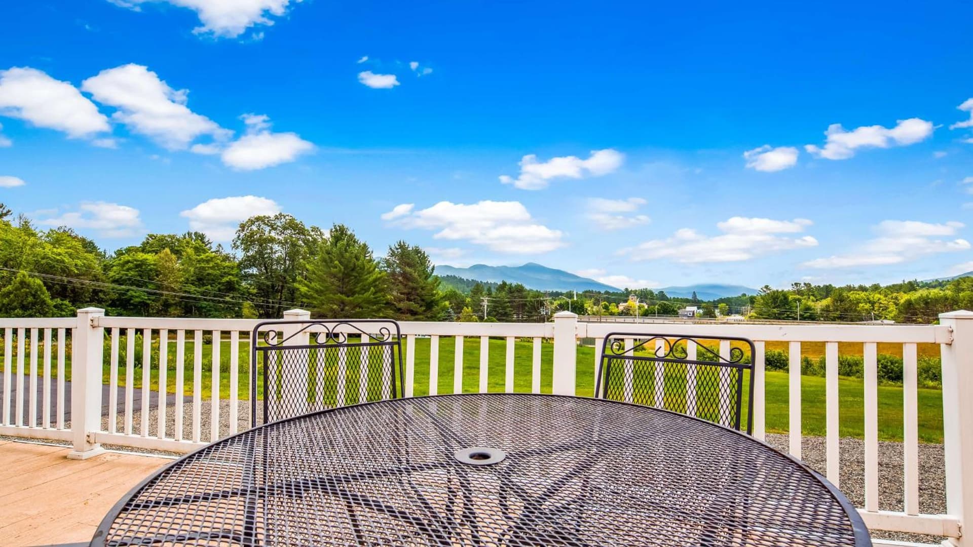 Best Western White Mountain Inn interior in Franconia — gallery photo 2