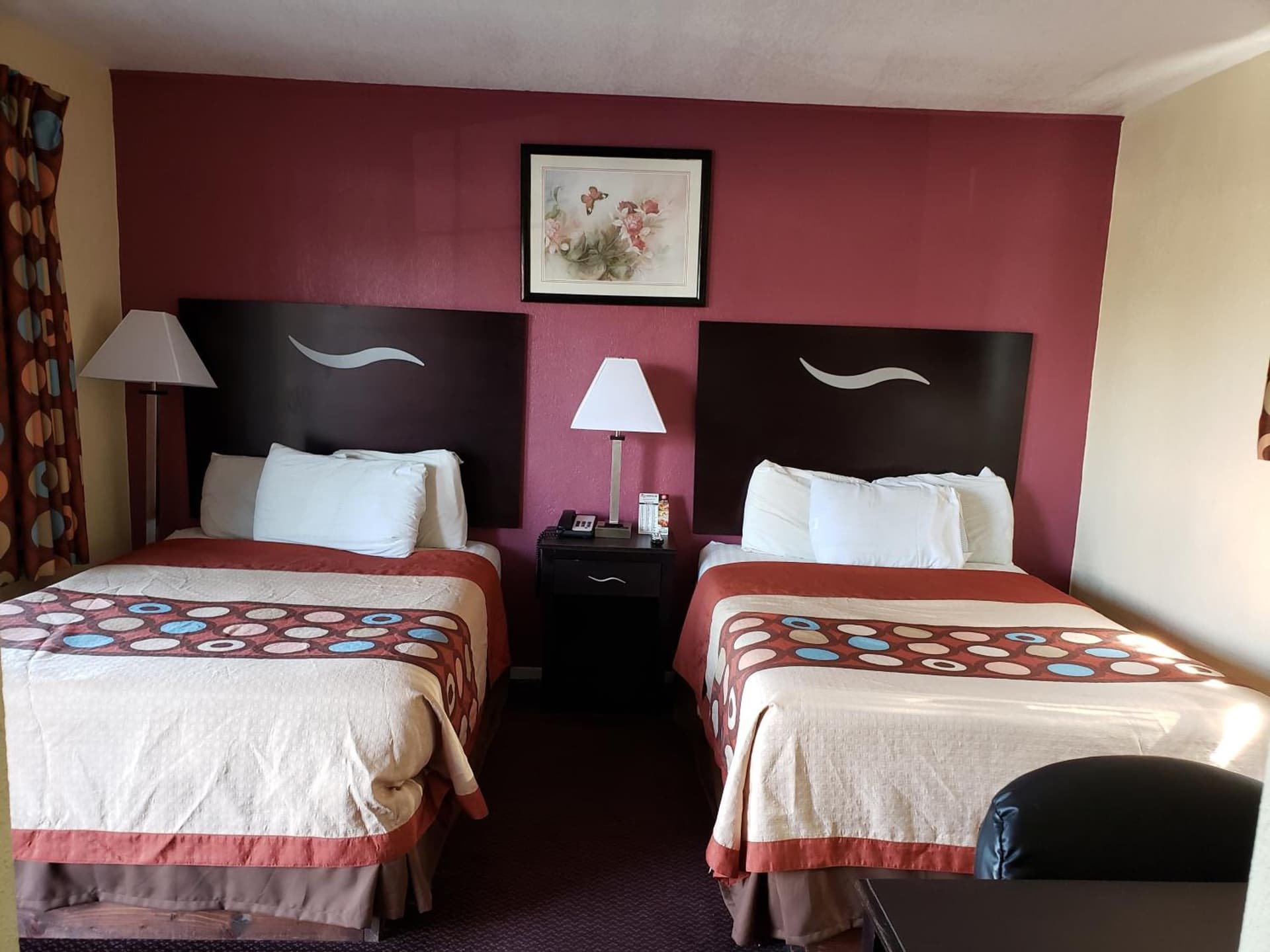American Inn interior in Sedalia, MO — gallery photo 2