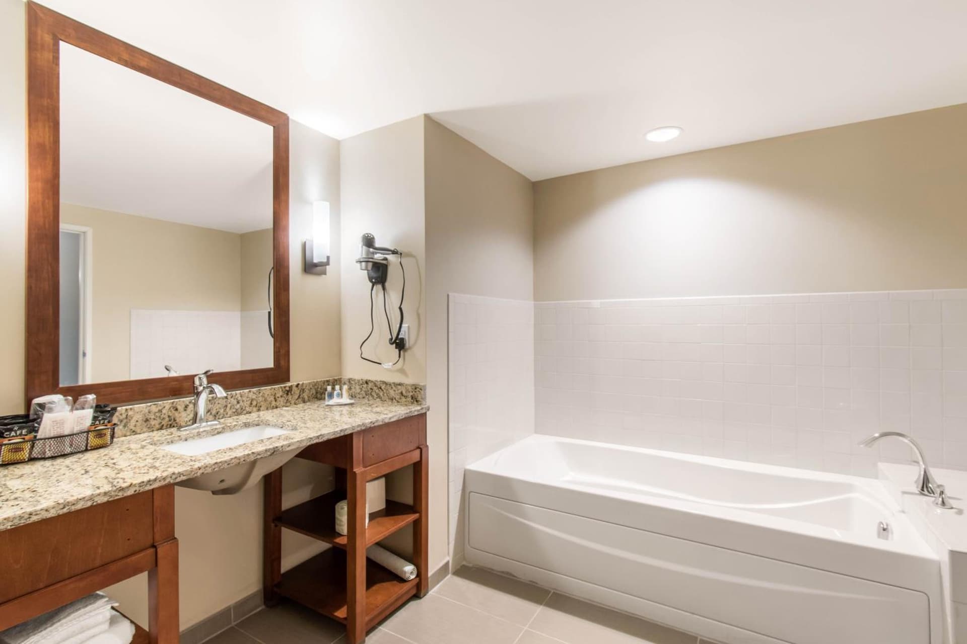 Comfort Suites Denver near Anschutz Medical Campus gallery photo in Aurora, CO — image 129