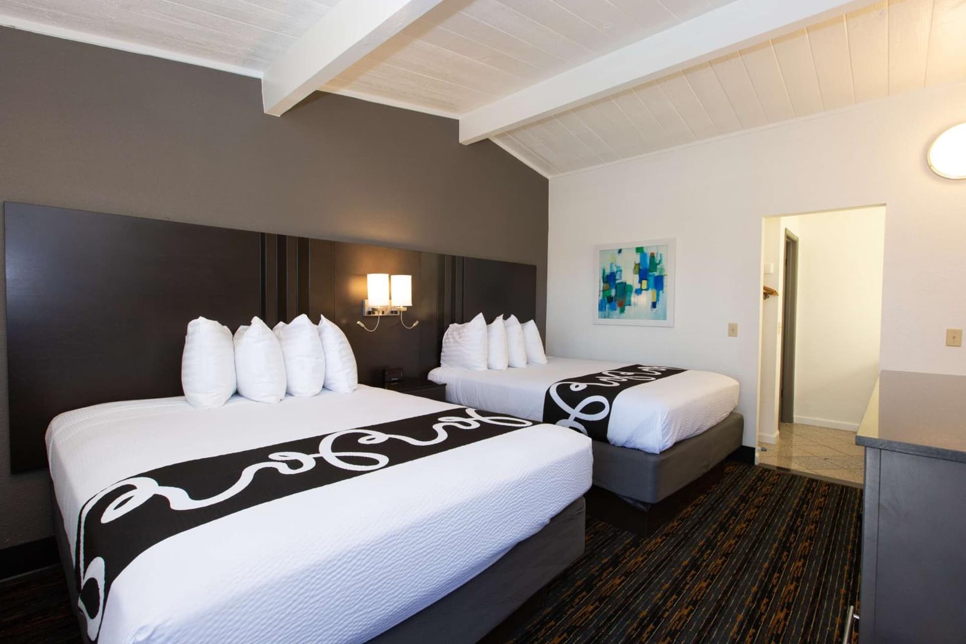 SureStay Hotel by Best Western Seaside Monterey gallery photo in Seaside, CA — image 4