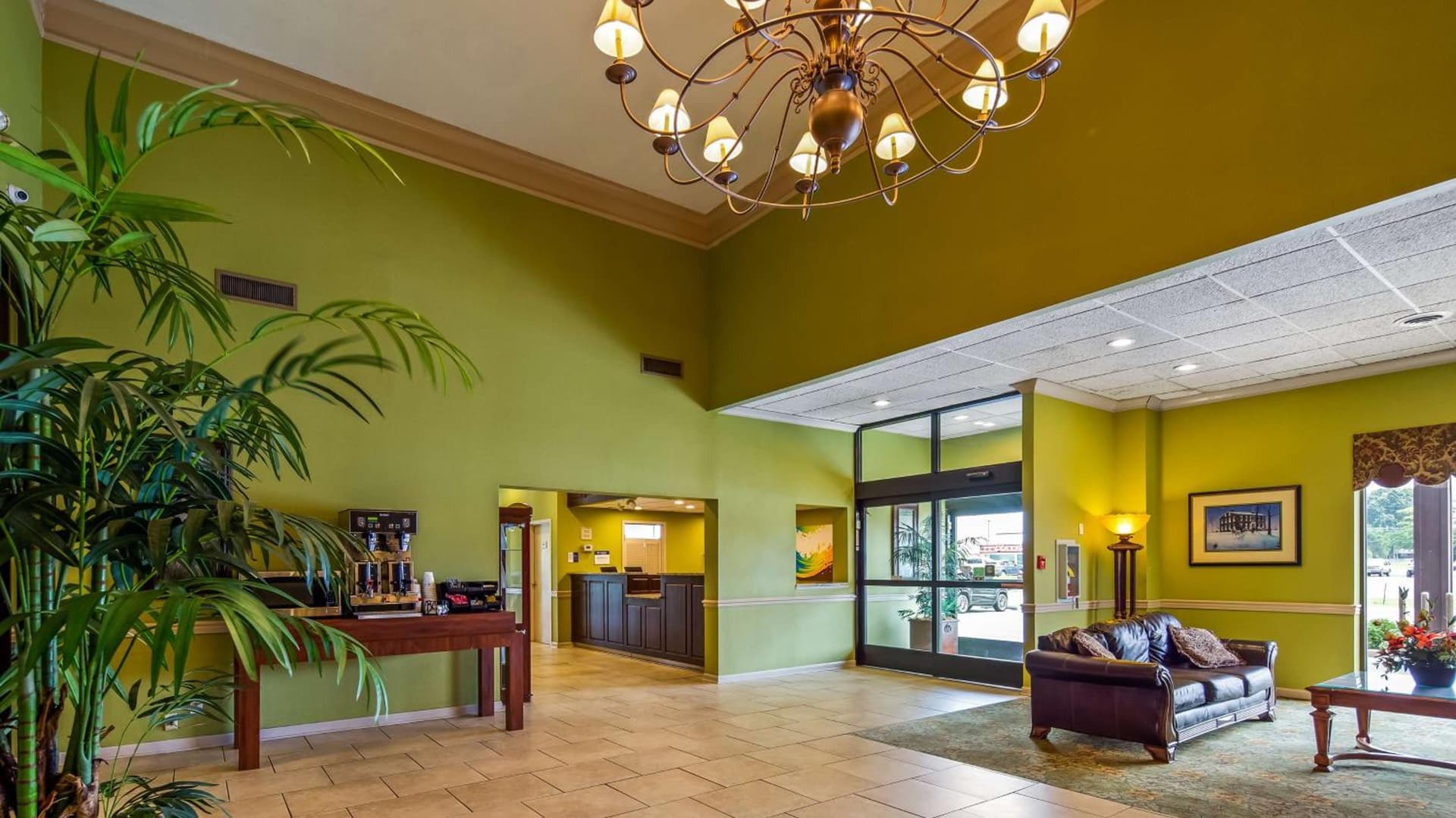 Best Western Shepherdsville-Louisville South Hotel interior in Shepherdsville, KY — gallery photo 2