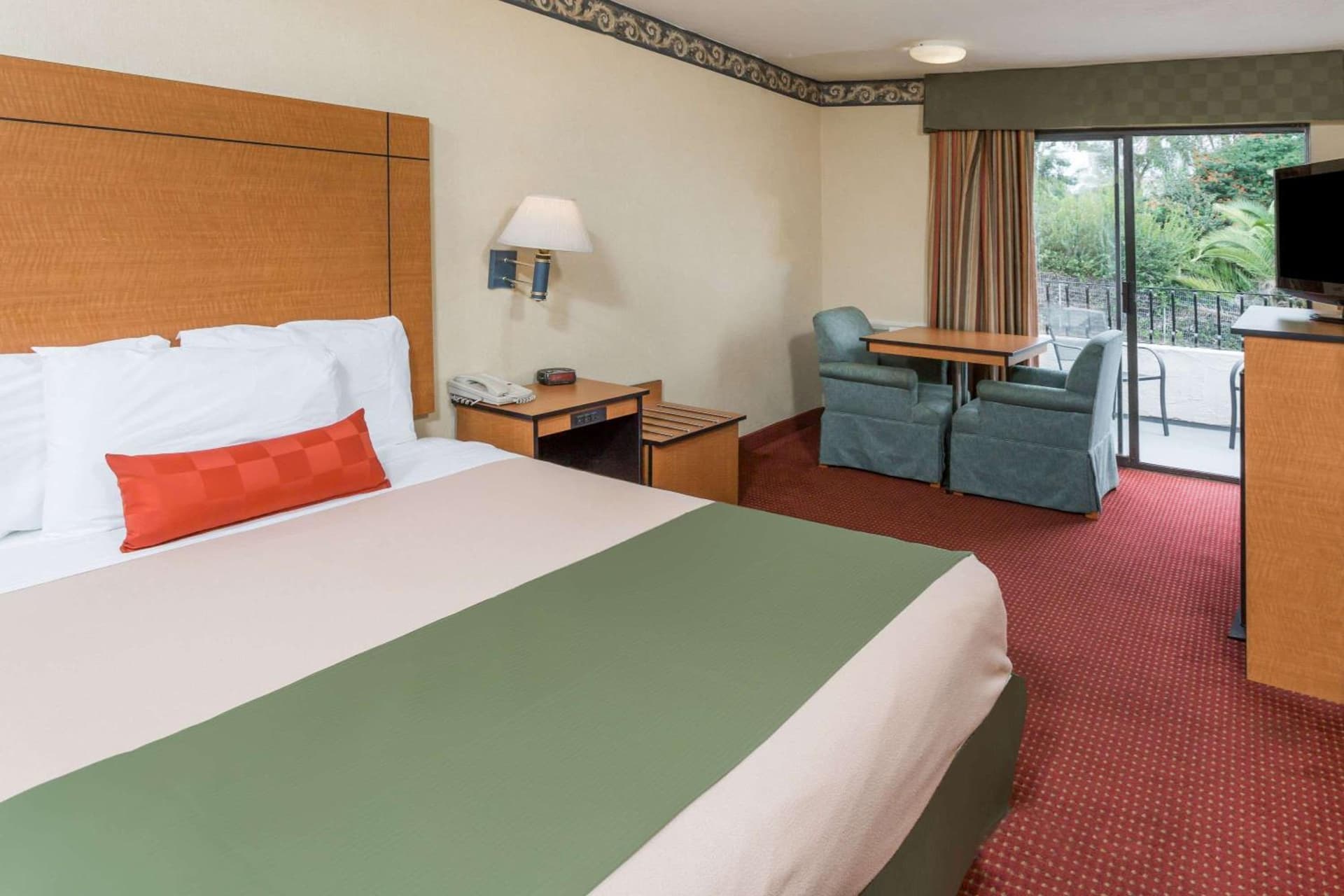 Travelodge by Wyndham San Clemente Beach interior in San Clemente, CA — gallery photo 2