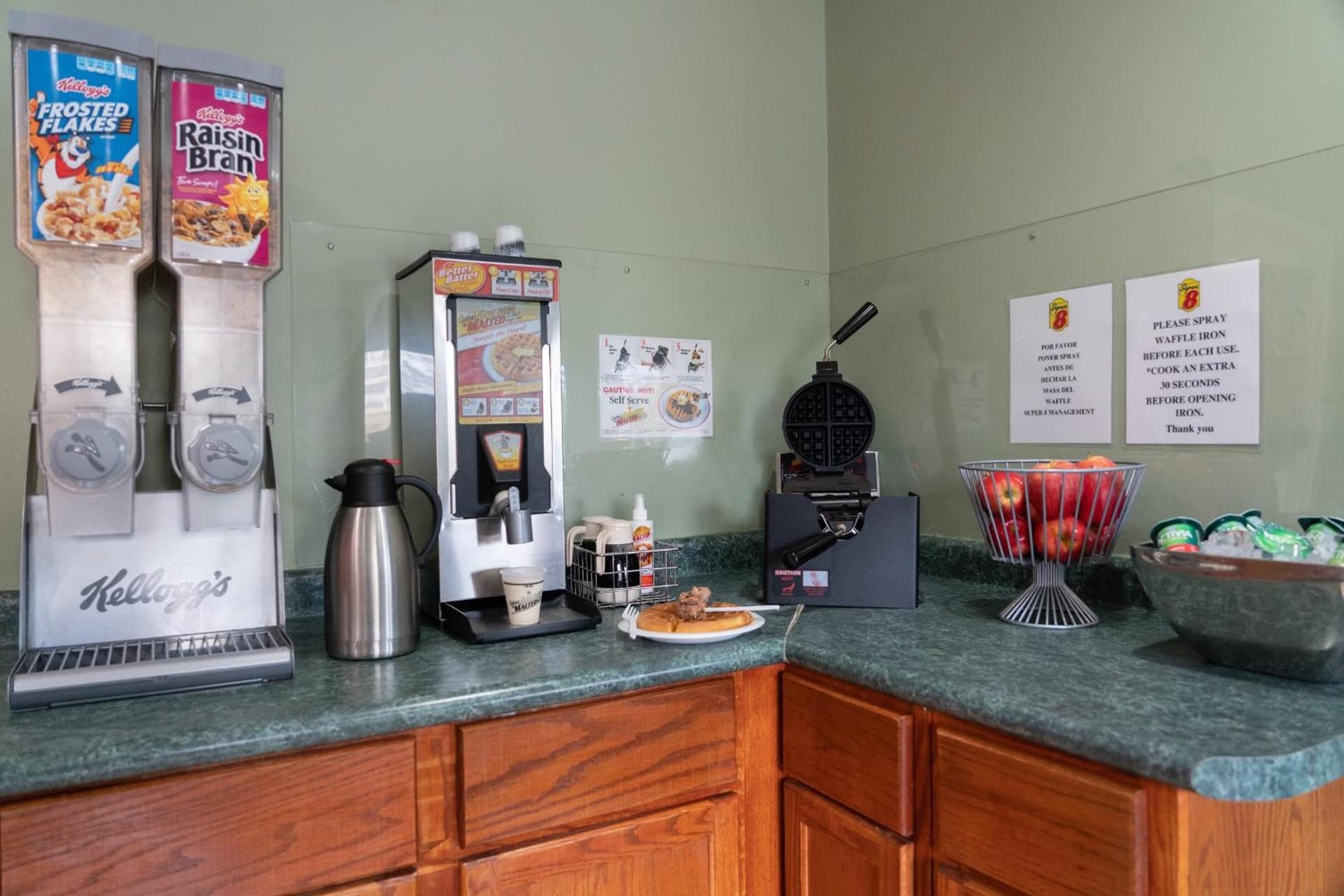 Super 8 by Wyndham Elgin gallery photo in Elgin, IL — image 21