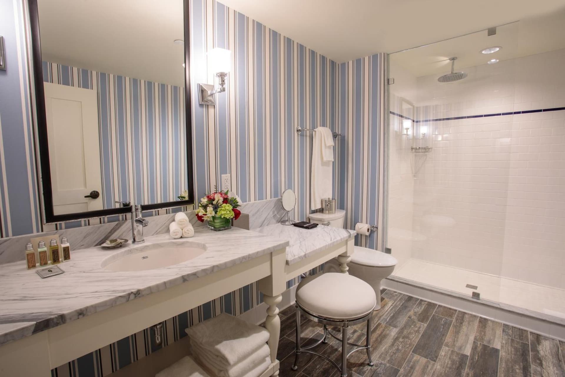 Beauport Hotel Gloucester interior in Gloucester, MA — gallery photo 2