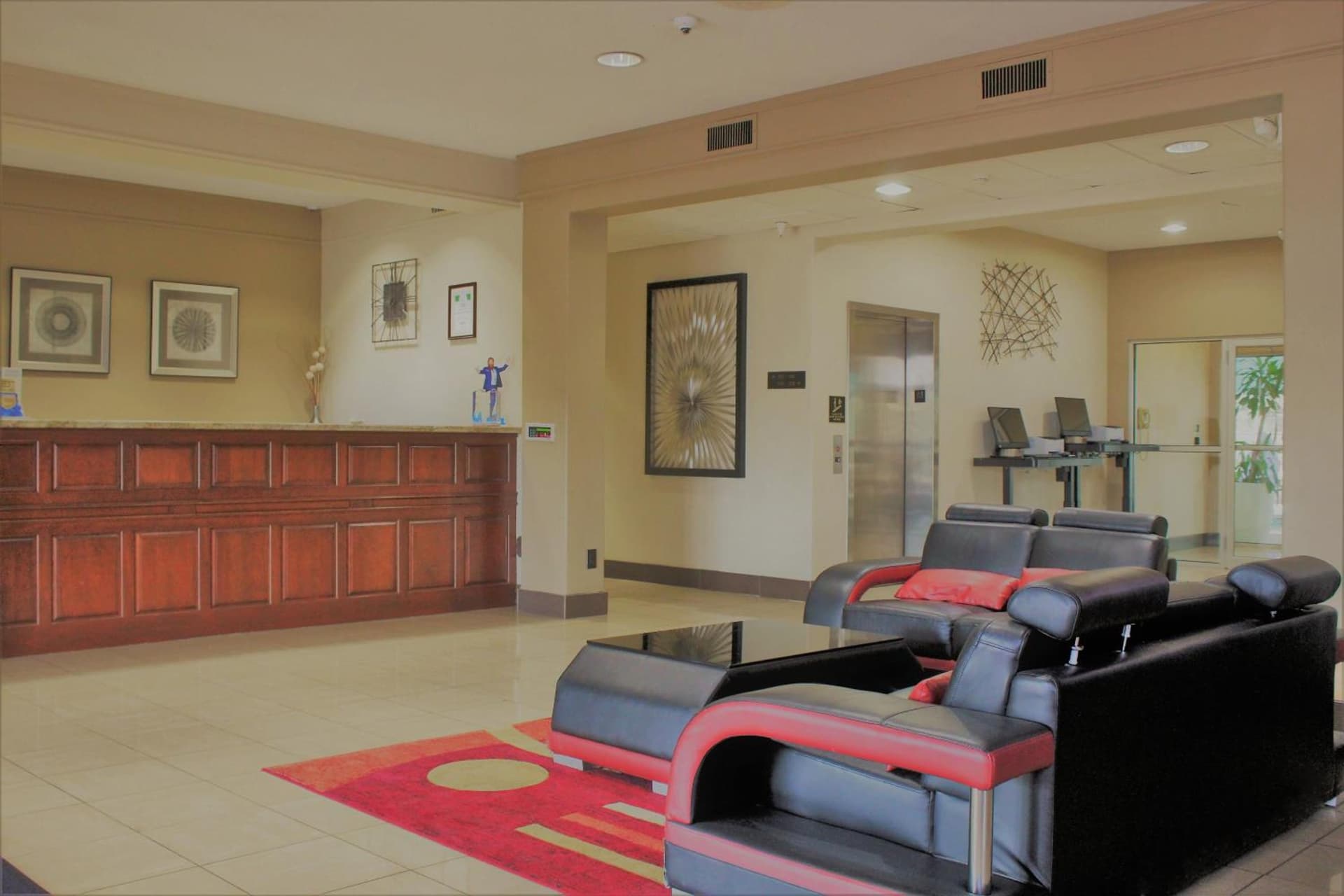 Hawthorn Extended Stay by Wyndham Bloomington gallery photo in Bloomington, IL — image 24