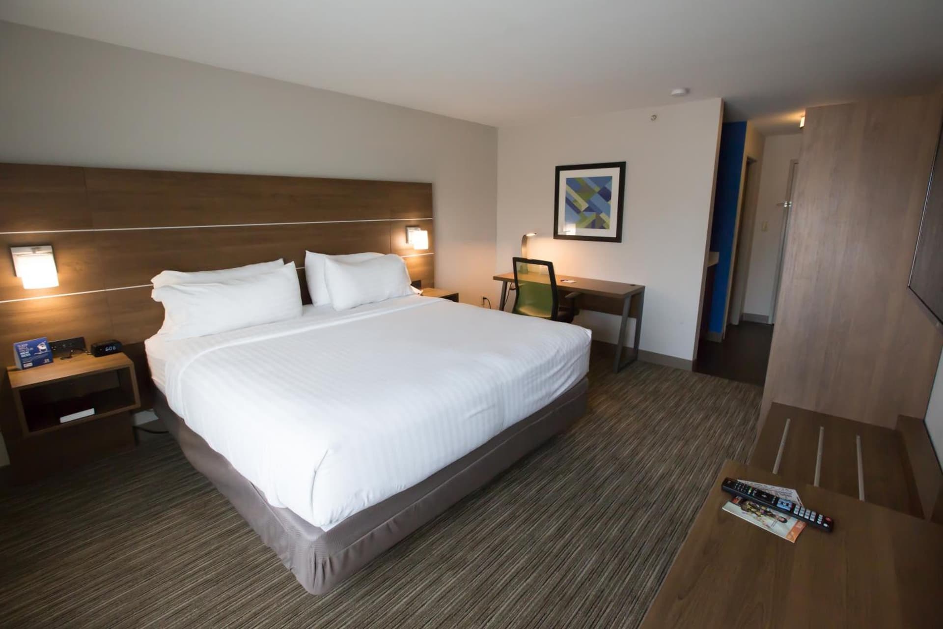 Holiday Inn Express Hotel & Suites Madison by IHG interior in Madison, IN — gallery photo 2