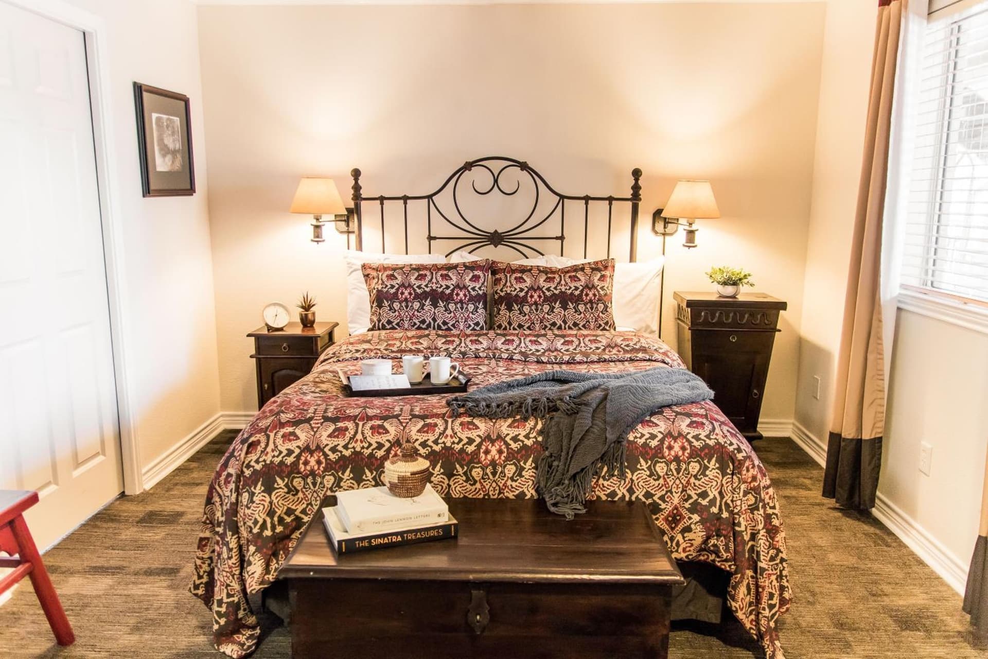 Vineyard Court Designer Suites Hotel gallery photo in College Station, TX — image 16