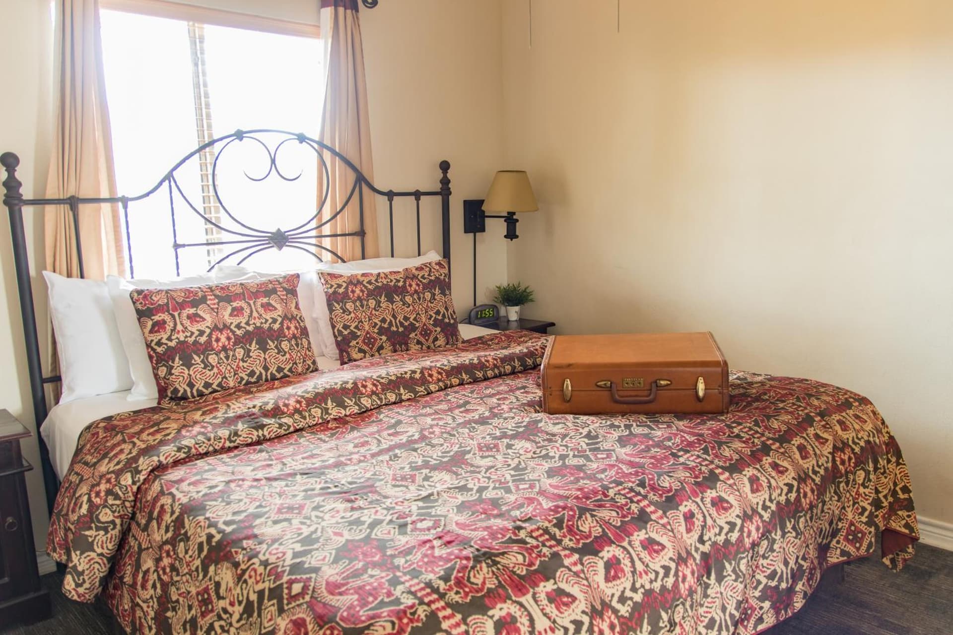 Vineyard Court Designer Suites Hotel gallery photo in College Station, TX — image 40