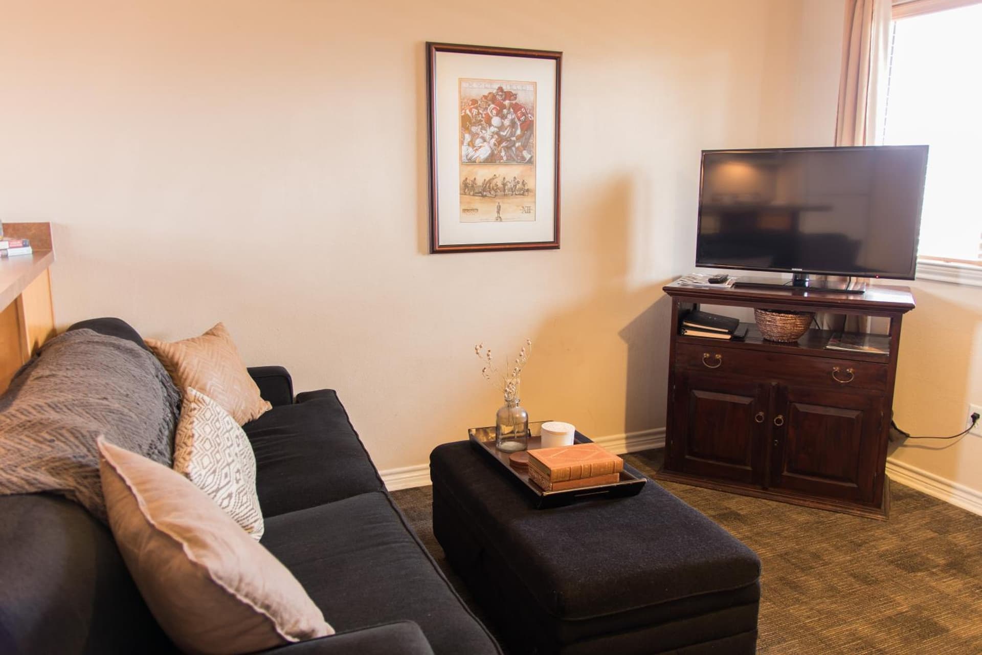 Vineyard Court Designer Suites Hotel gallery photo in College Station, TX — image 30