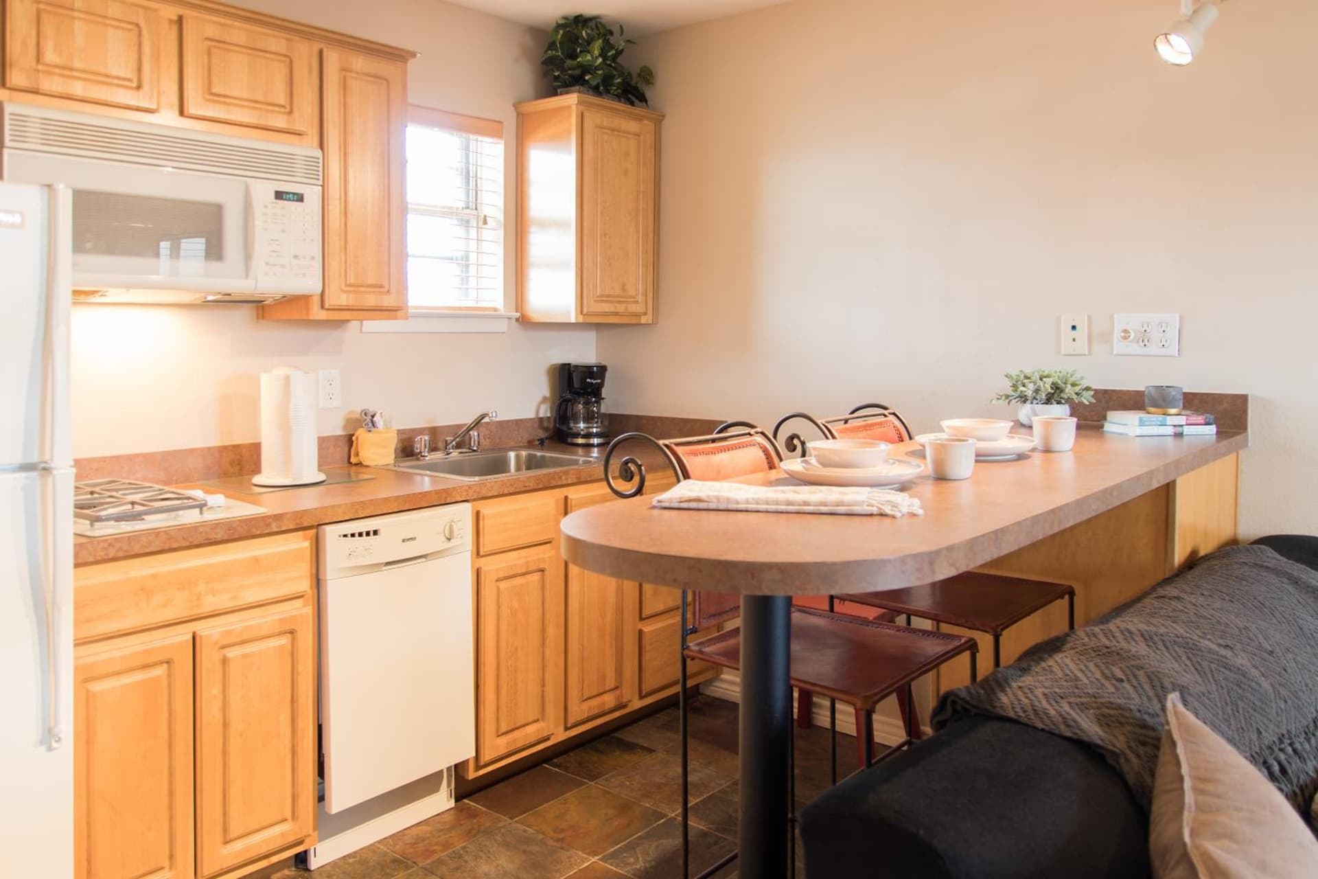 Vineyard Court Designer Suites Hotel gallery photo in College Station, TX — image 23