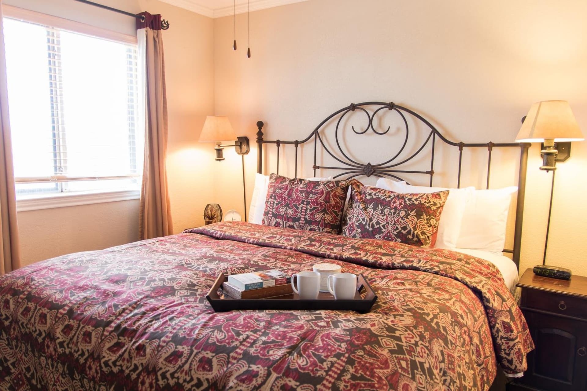 Vineyard Court Designer Suites Hotel gallery photo in College Station, TX — image 28