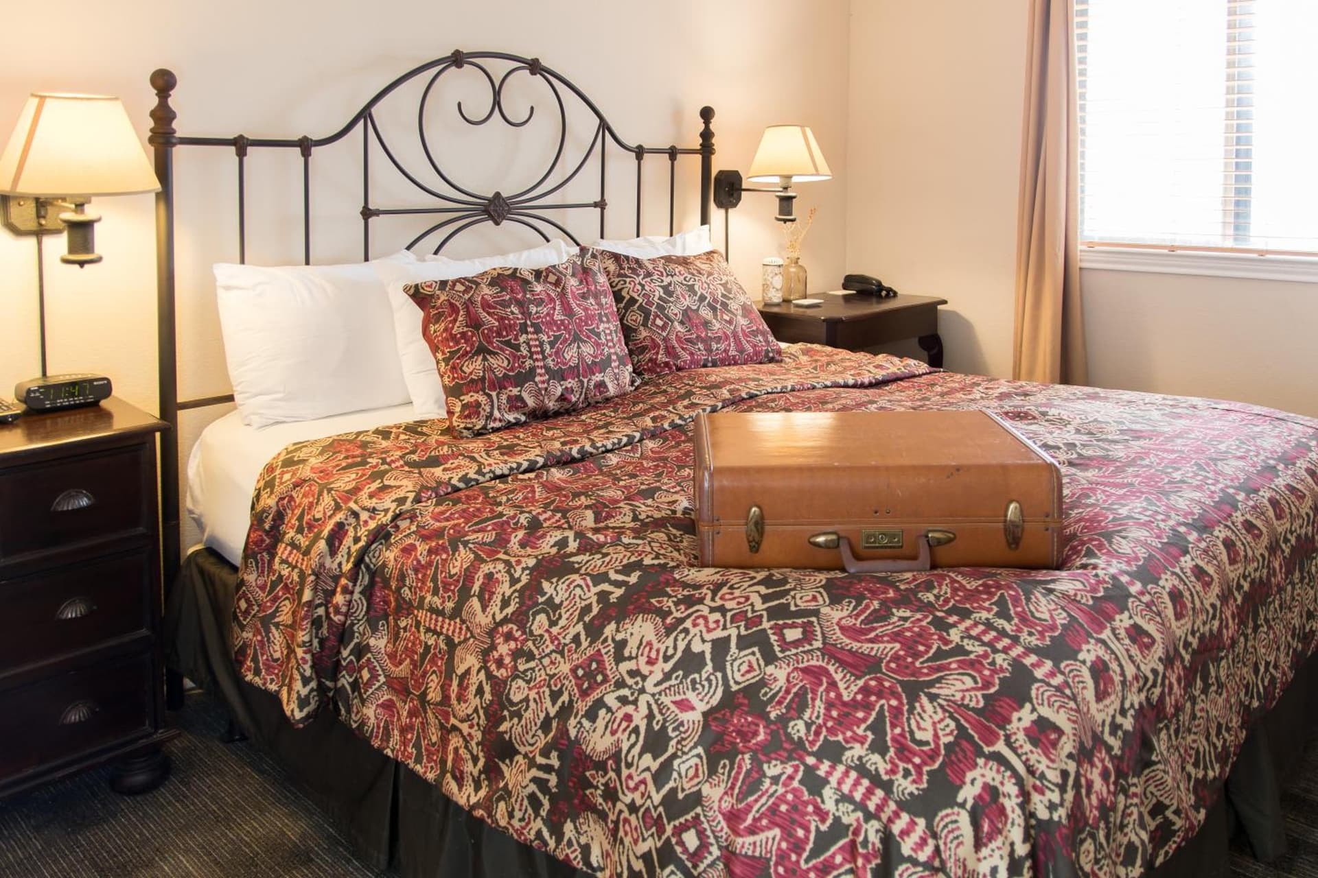Vineyard Court Designer Suites Hotel gallery photo in College Station, TX — image 63