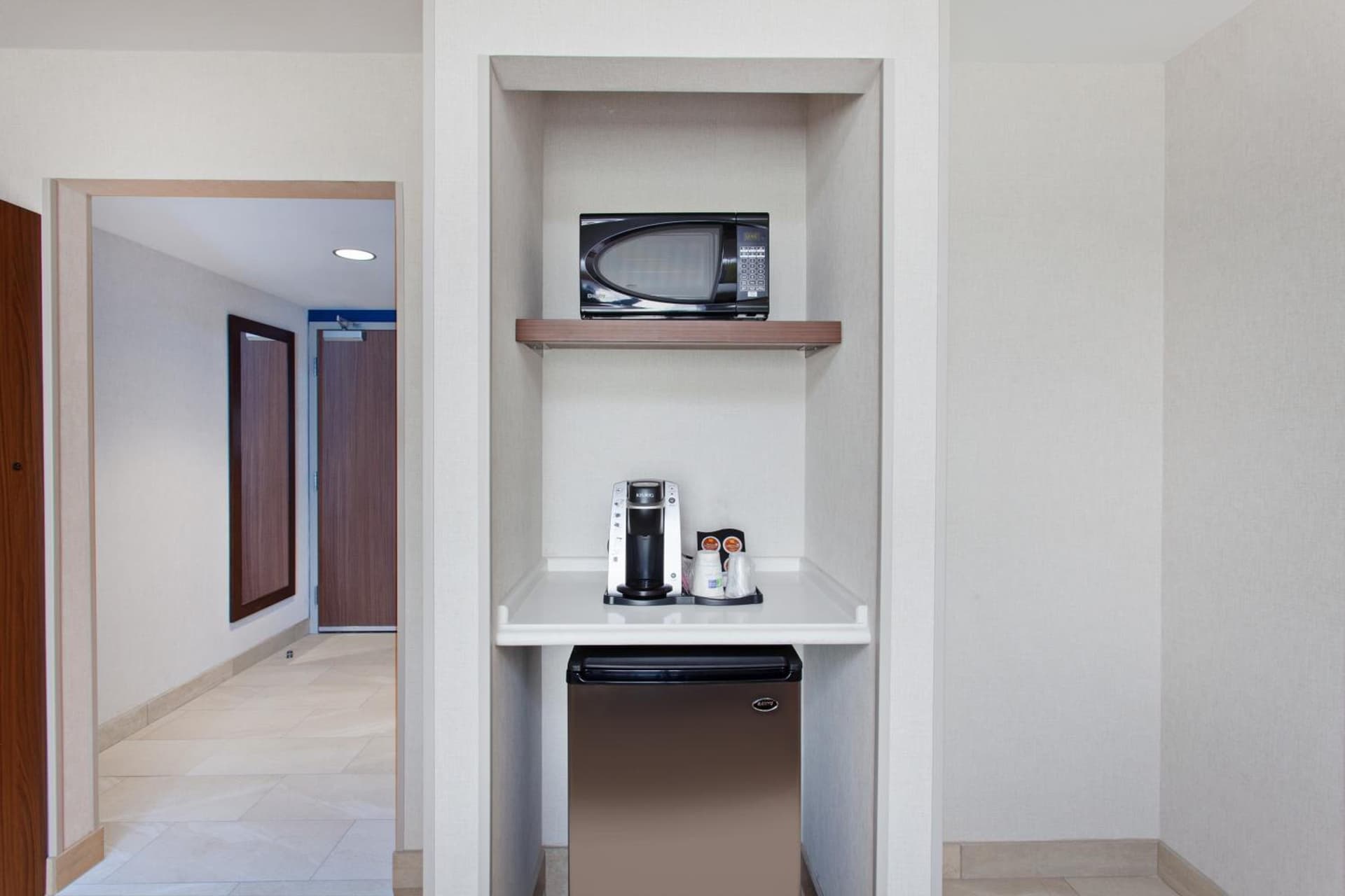 Holiday Inn Express West Los Angeles by IHG property views in Los Angeles, CA — gallery photo 3