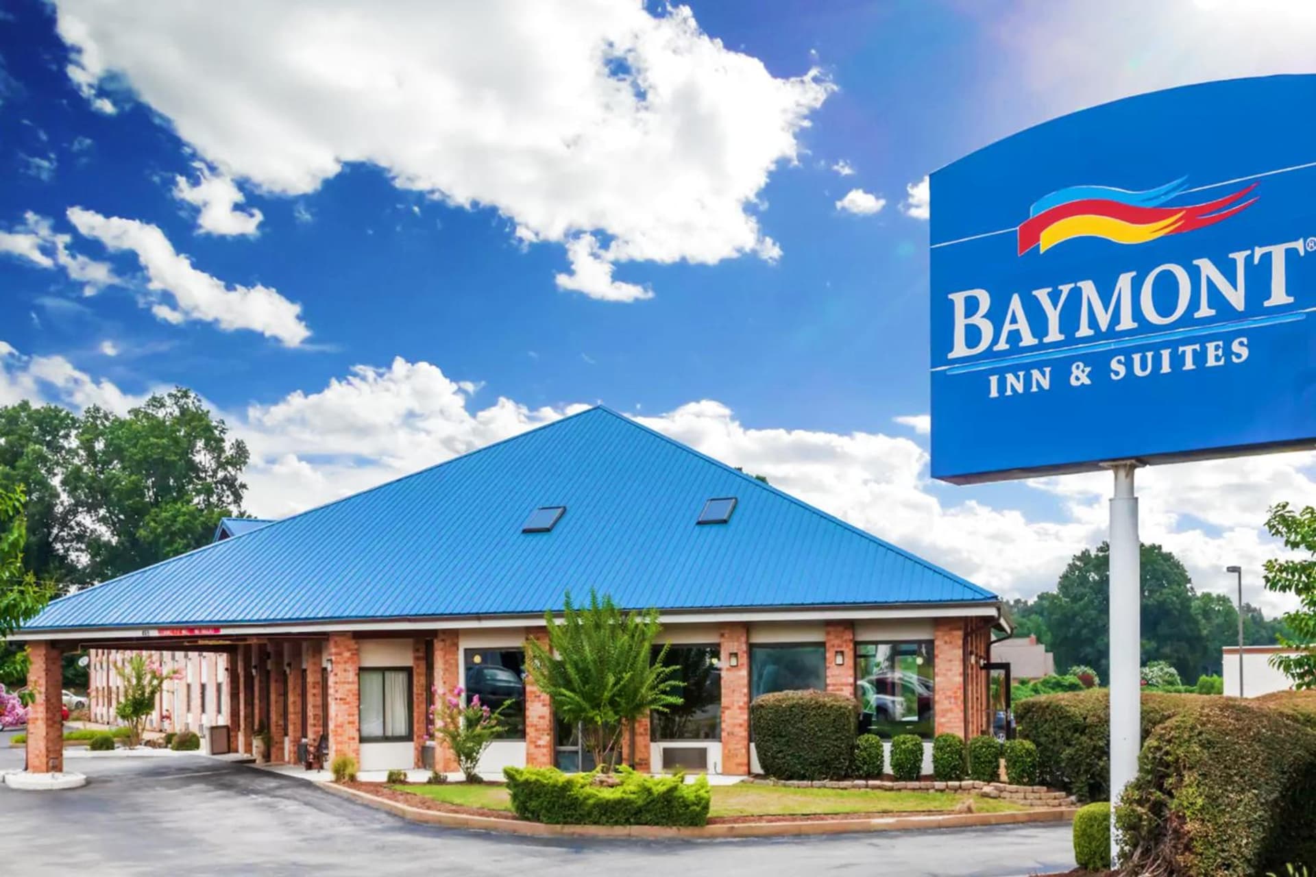 Baymont by Wyndham Jackson interior in Jackson, TN — gallery photo 2