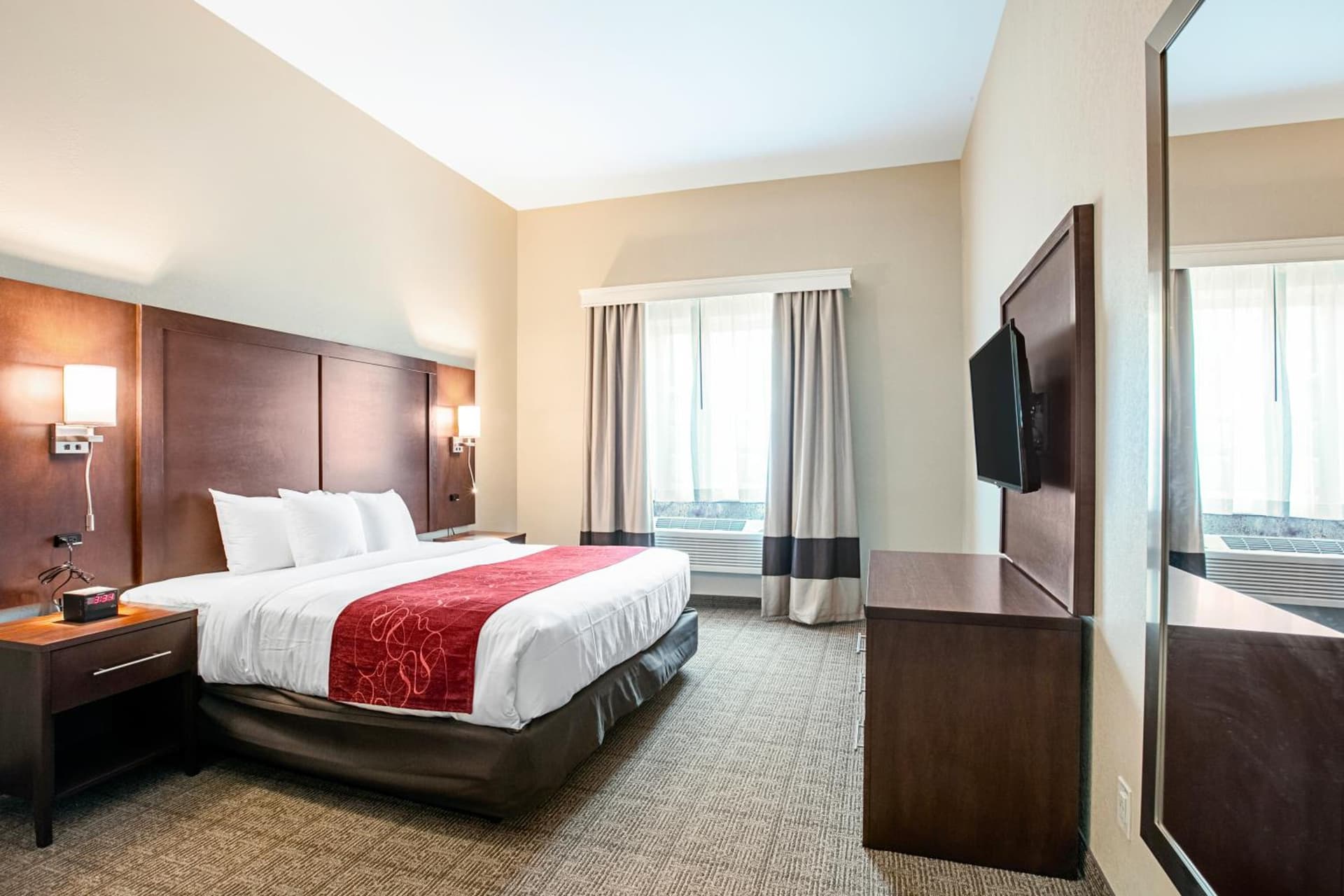 Comfort Suites Fishkill near Interstate 84 gallery photo in Fishkill, NY — image 14