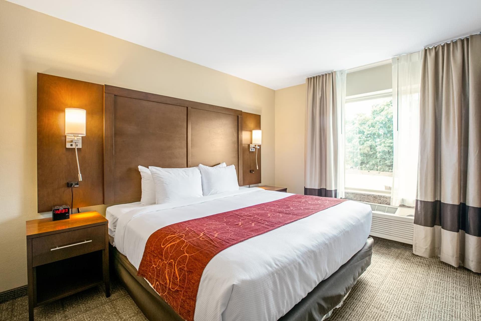 Comfort Suites Fishkill near Interstate 84 gallery photo in Fishkill, NY — image 17