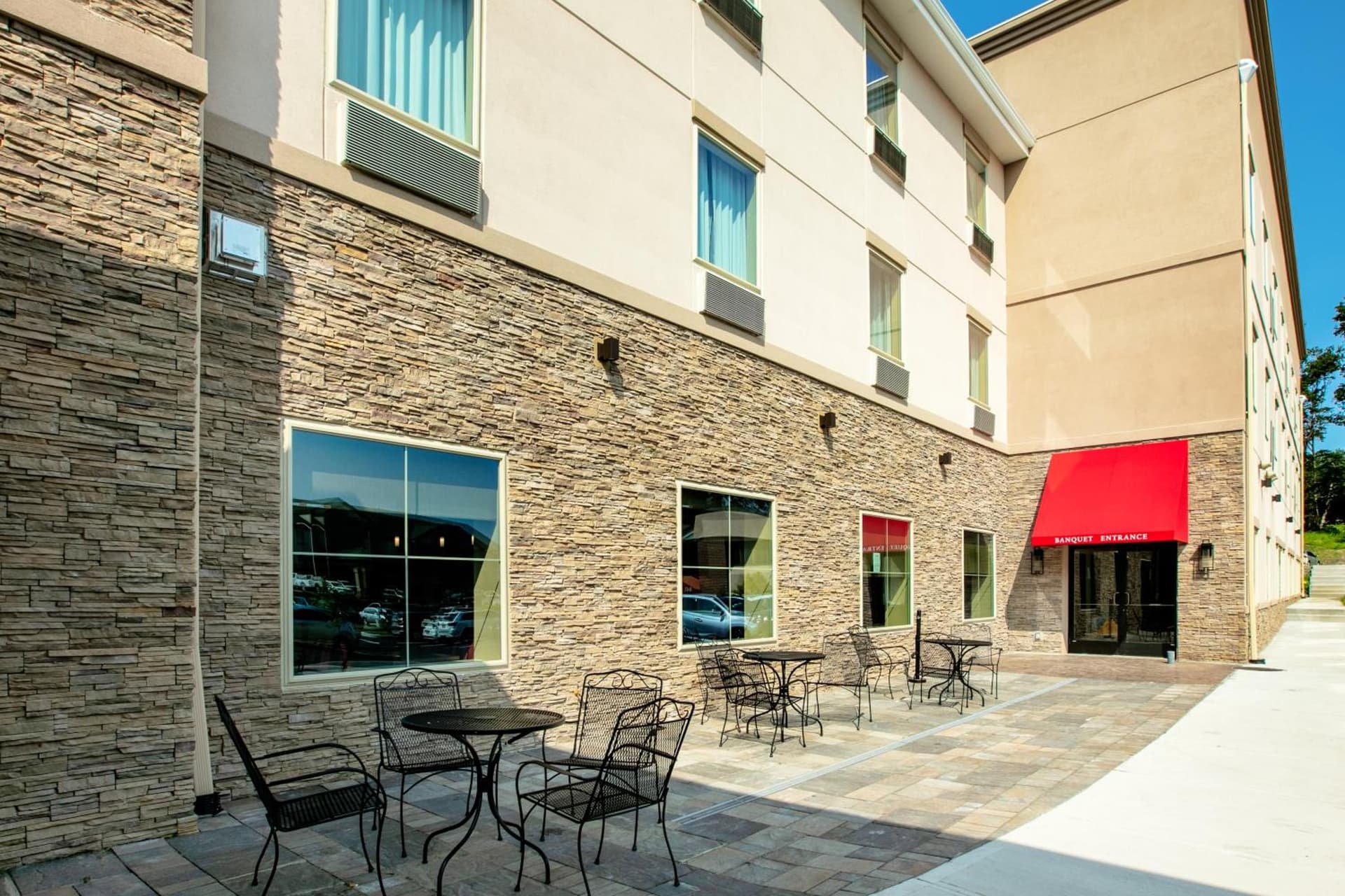 Comfort Suites Fishkill near Interstate 84 gallery photo in Fishkill, NY — image 19
