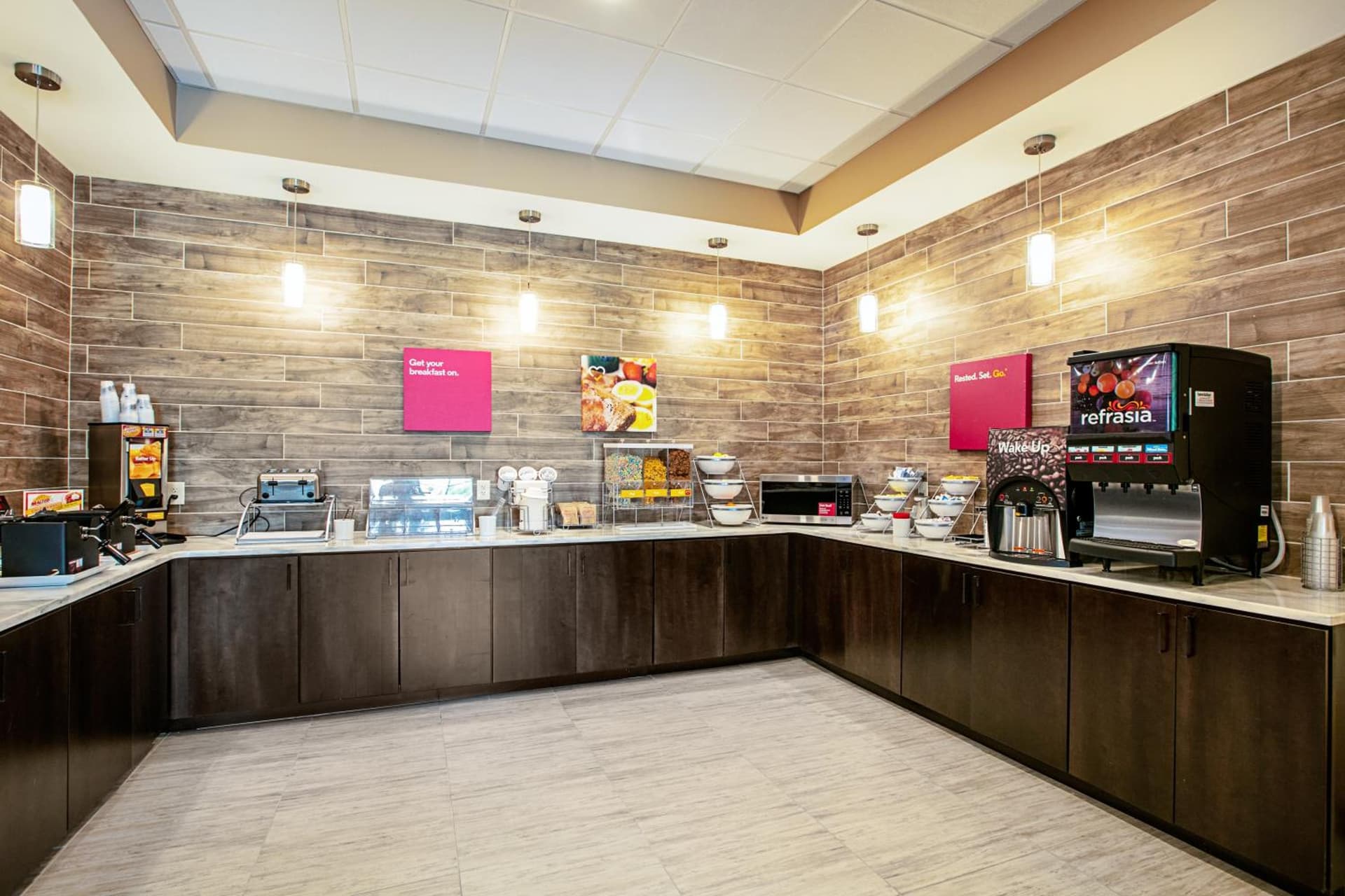 Comfort Suites Fishkill near Interstate 84 gallery photo in Fishkill, NY — image 22