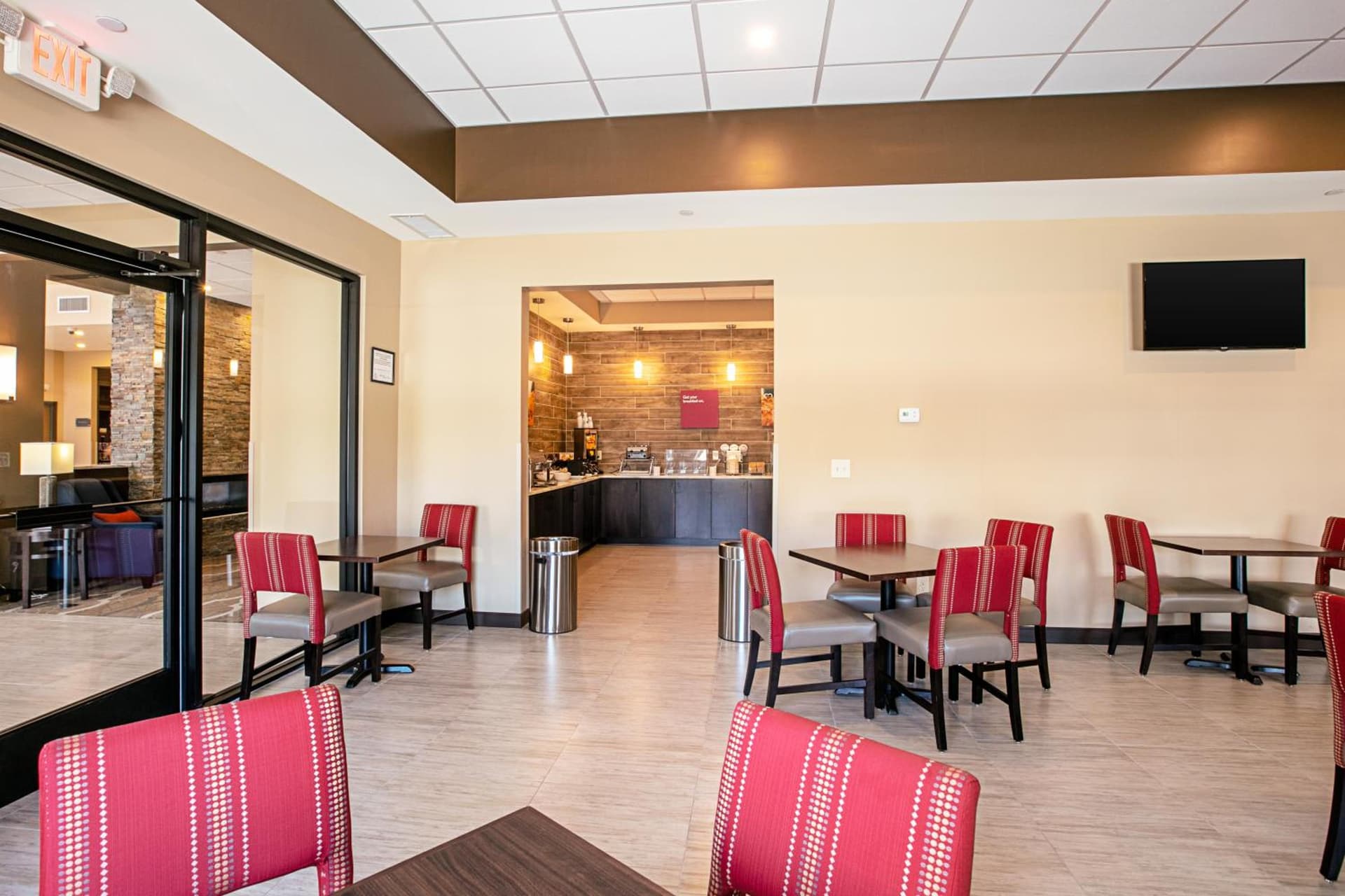 Comfort Suites Fishkill near Interstate 84 gallery photo in Fishkill, NY — image 26