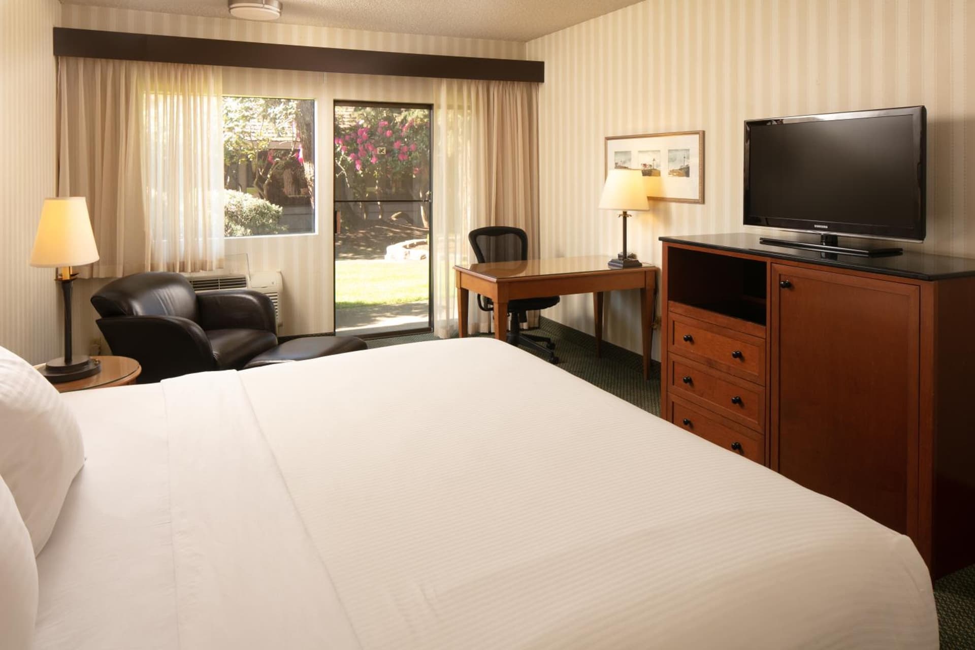 Red Lion Hotel Bellevue gallery photo in Bellevue, WA — image 15