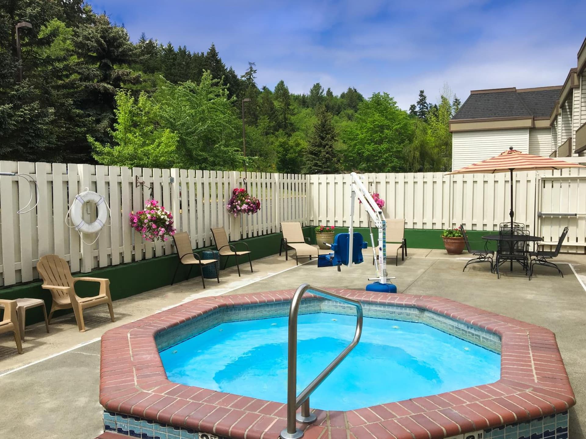 GuestHouse Inn & Suites Poulsbo gallery photo in Poulsbo, WA — image 4