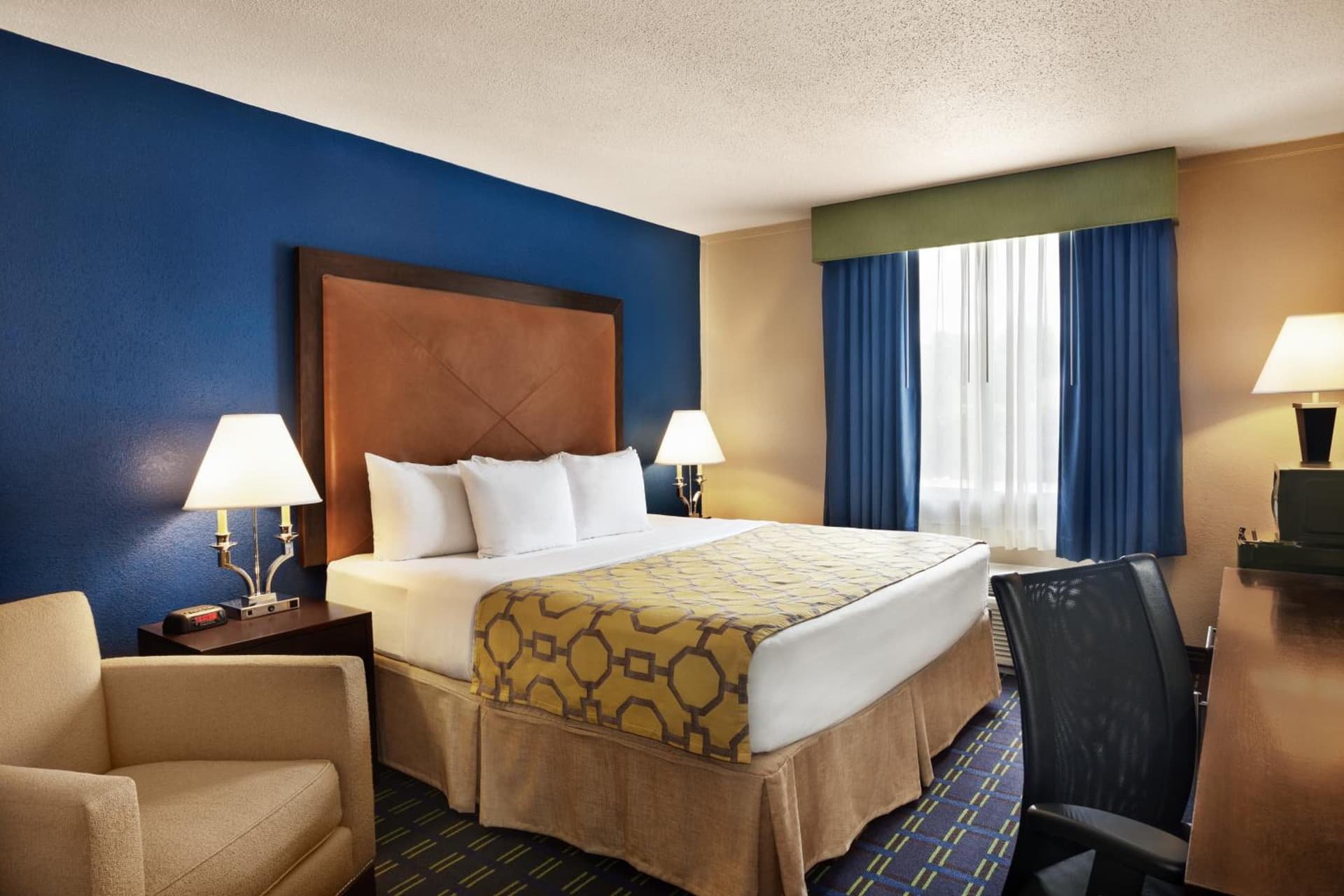 Quality Inn Little Rock on I-30 Near Littlerock airport property views in Little Rock, AR — gallery photo 3