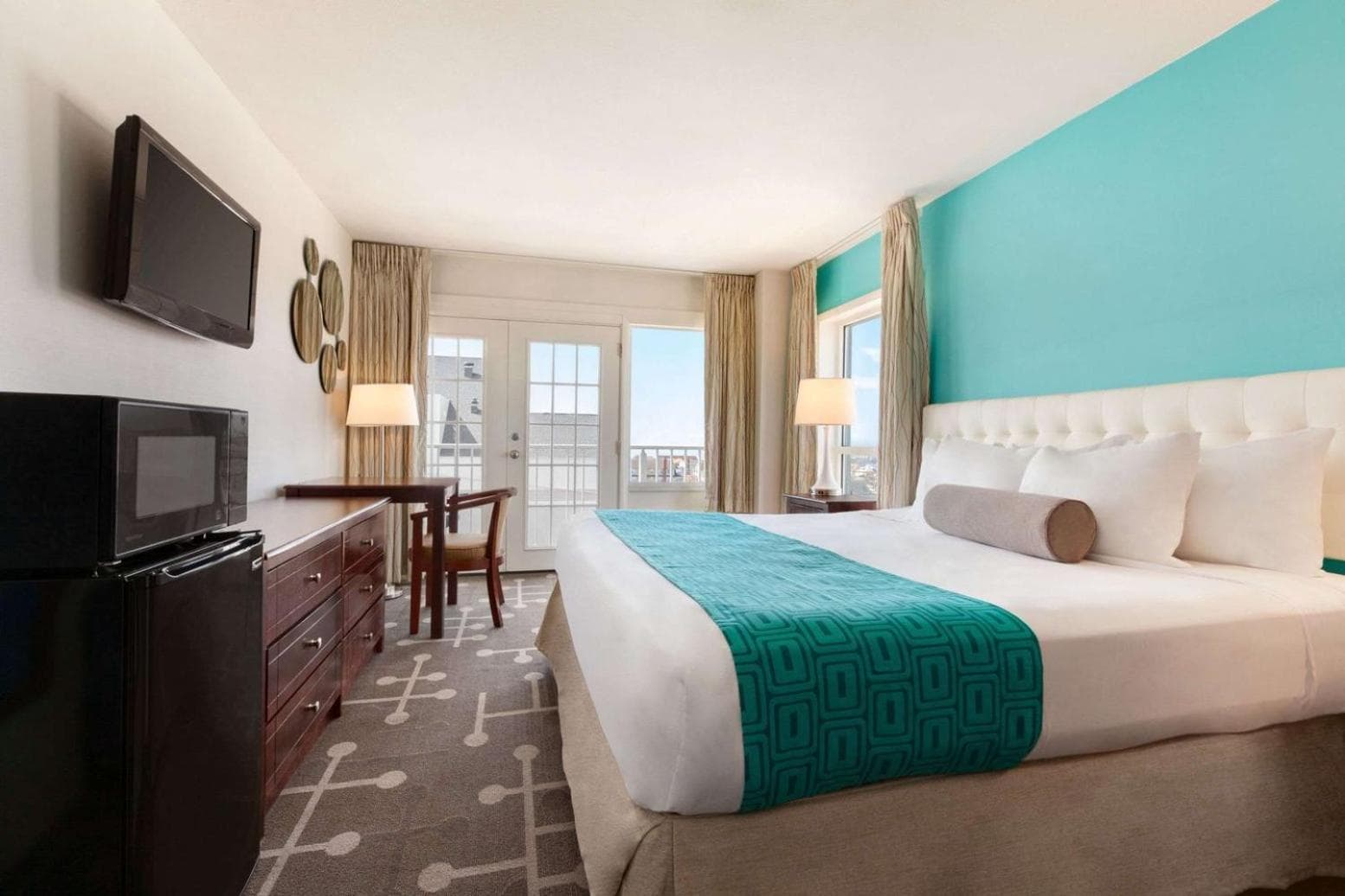 Howard Johnson Plaza by Wyndham Ocean City Oceanfront gallery photo in Ocean City, MD — image 18
