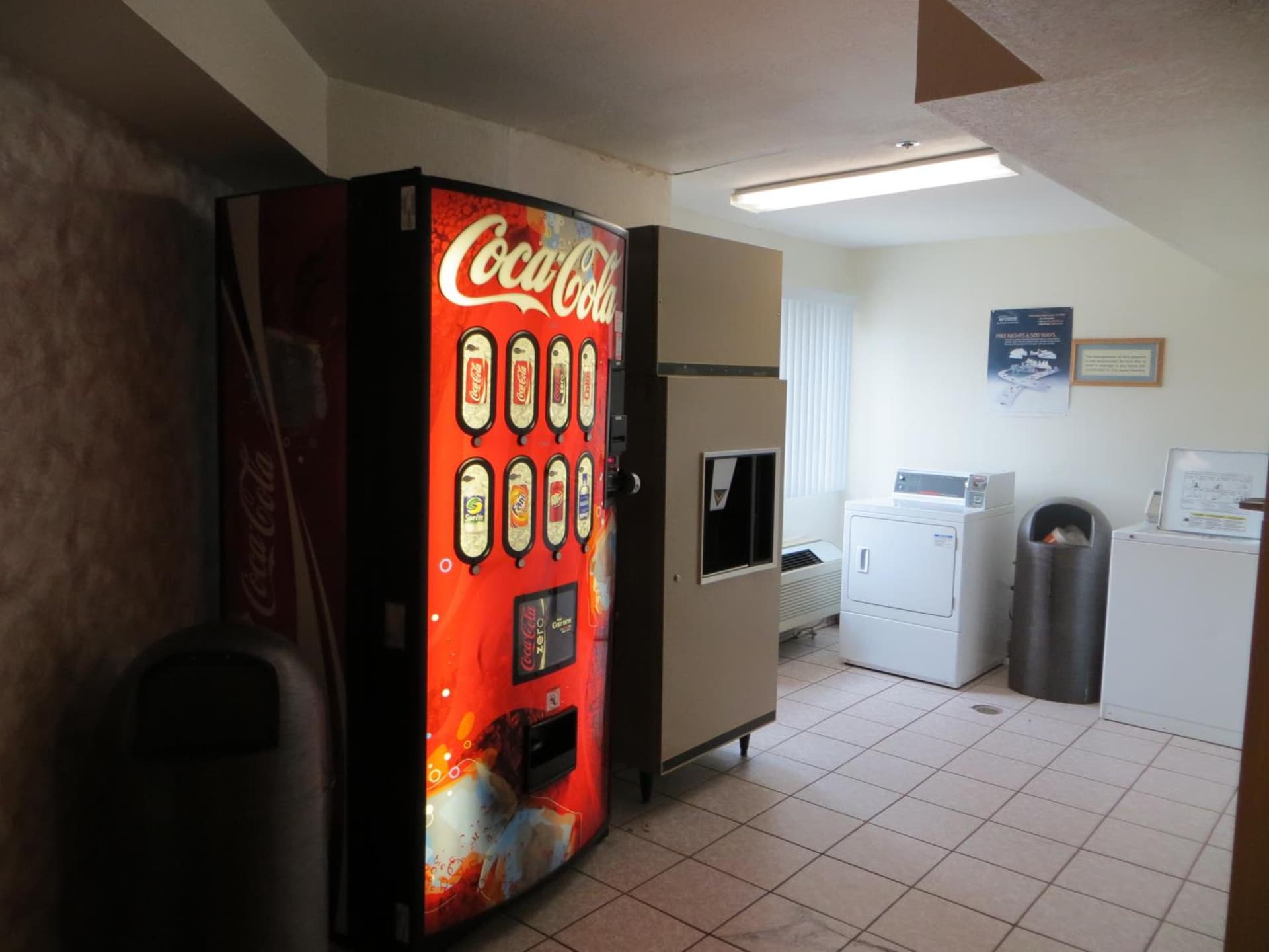 Super 8 by Wyndham Austin North/University Area gallery photo in Austin, TX — image 36