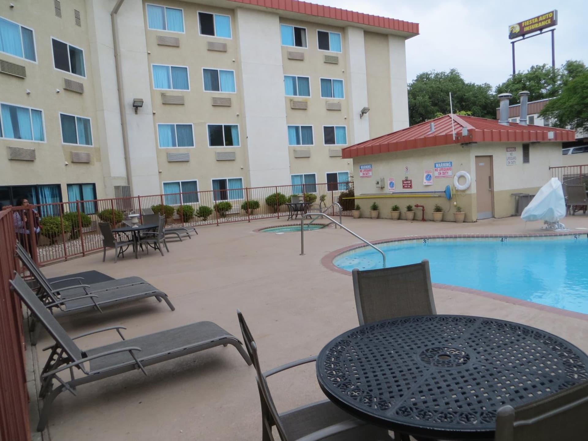 Super 8 by Wyndham Austin North/University Area gallery photo in Austin, TX — image 12