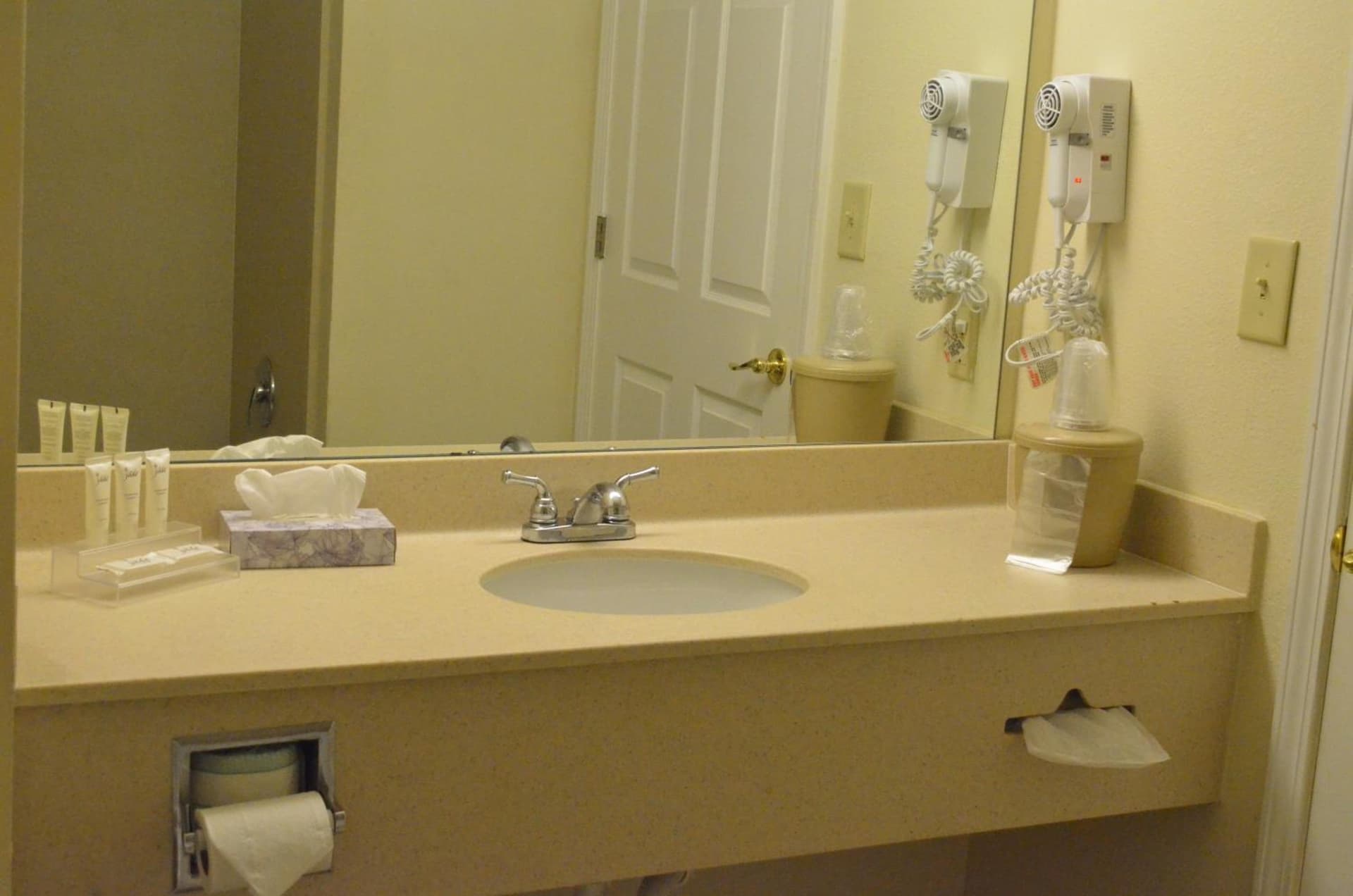 Home Inn & Suites gallery photo in Montgomery, AL — image 8