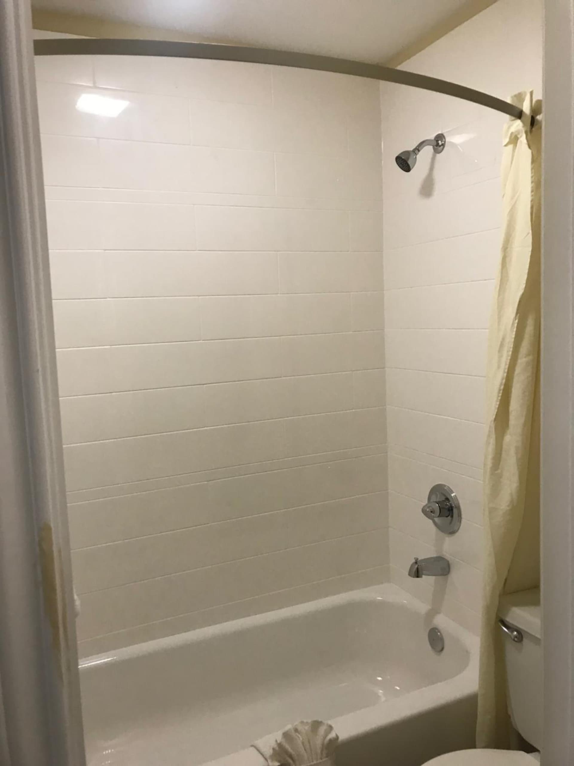 Navasota Inn interior in Navasota, TX — gallery photo 2