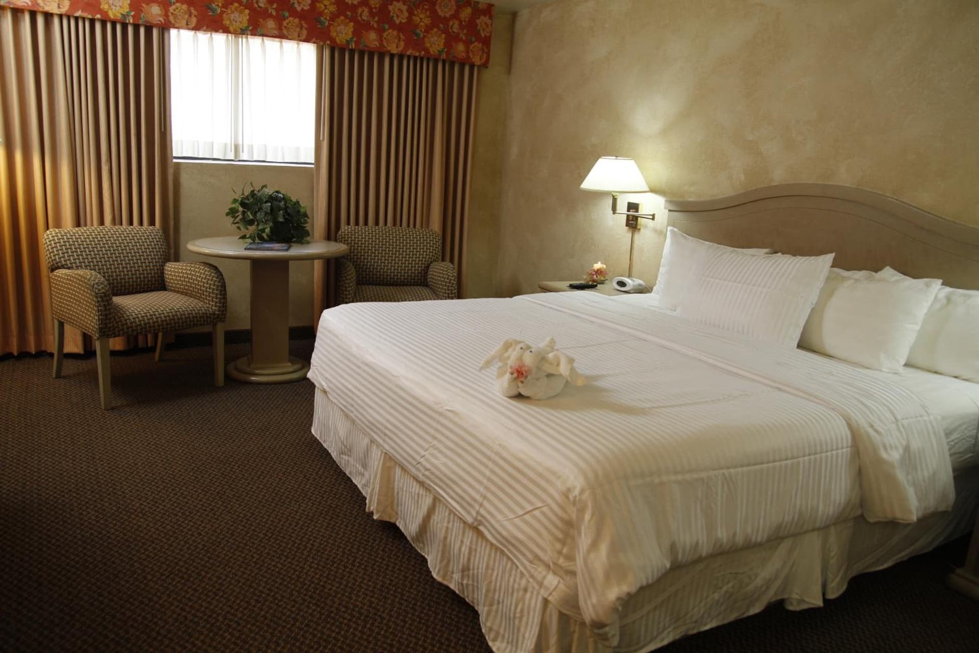 Ramada by Wyndham Viscount Suites Tucson East gallery photo in Tucson, AZ — image 17