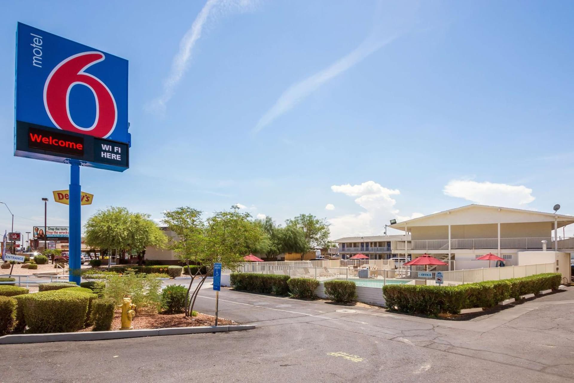 Motel 6-Youngtown, AZ - Phoenix - Sun City featured exterior or lobby in Youngtown, AZ — similar hotel