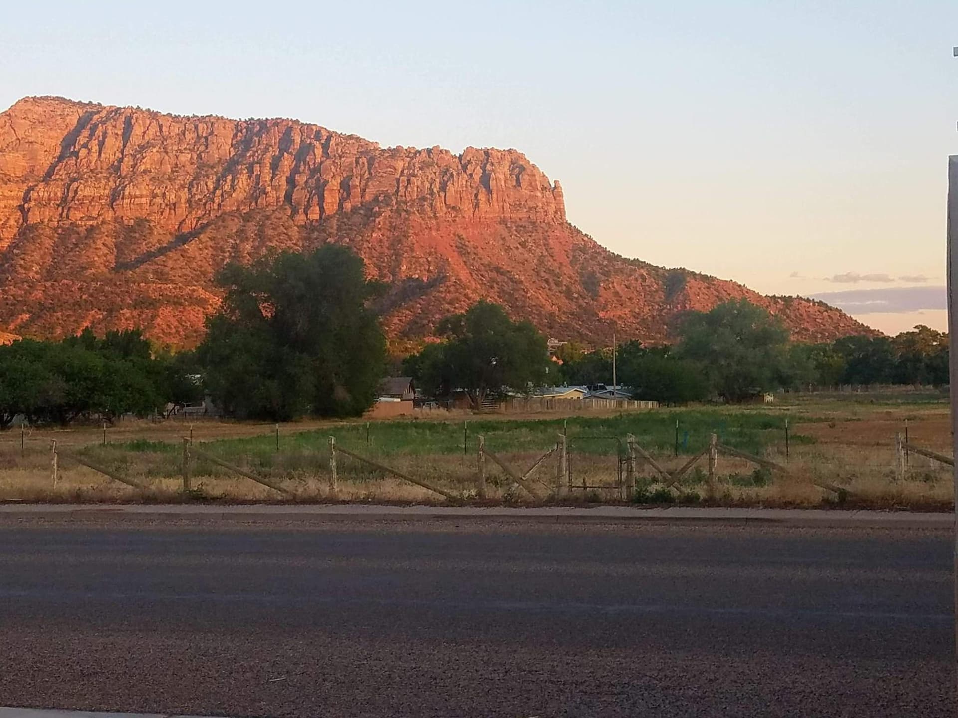 Zion's Most Wanted Hotel property views in Hildale, UT — gallery photo 3