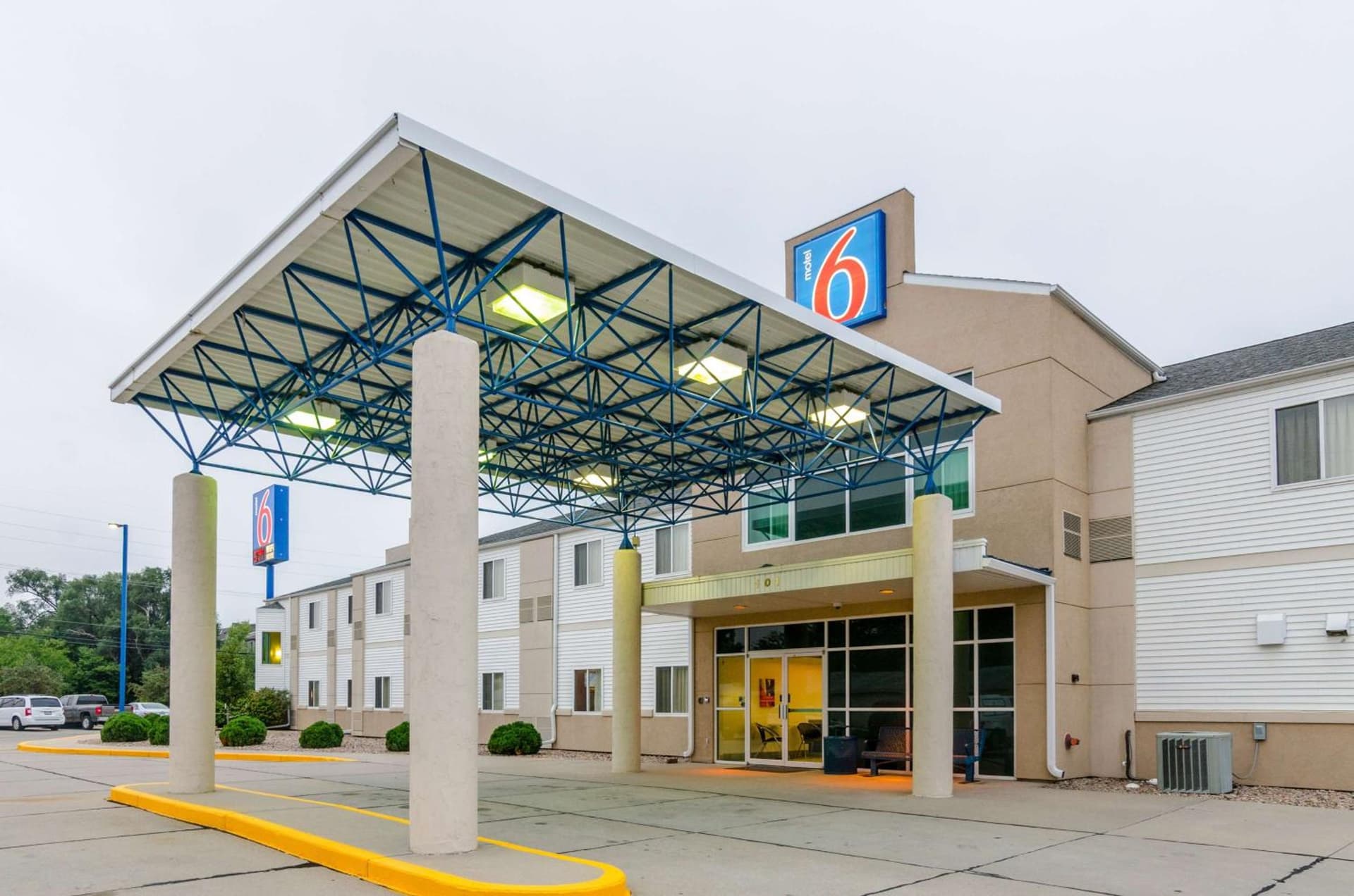 Motel 6-Kearney, NE featured exterior or lobby in Kearney, NE — similar hotel