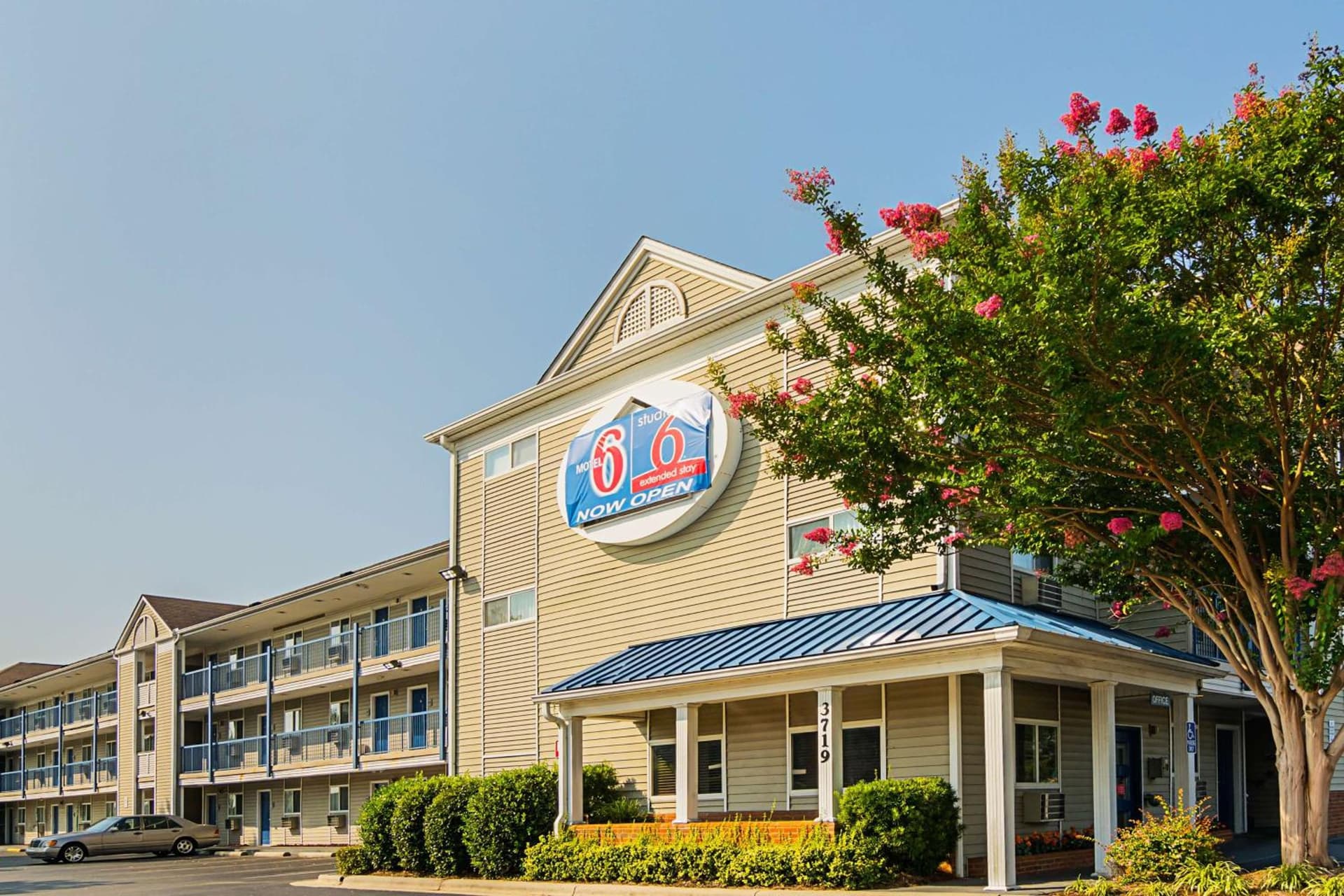 Motel 6-Fayetteville, NC - Fort Liberty Area featured exterior or lobby in Fayetteville, NC — similar hotel