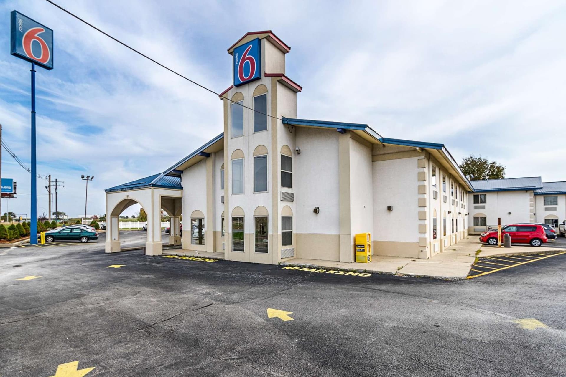 Motel 6-Urbana, IL interior in Champaign, IL — gallery photo 2