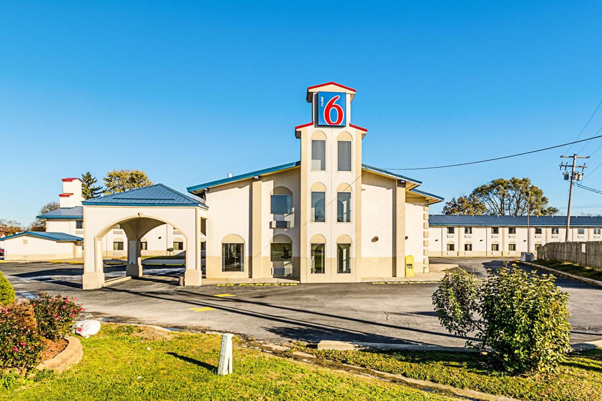 Motel 6-Urbana, IL featured exterior or lobby in Champaign, IL — similar hotel
