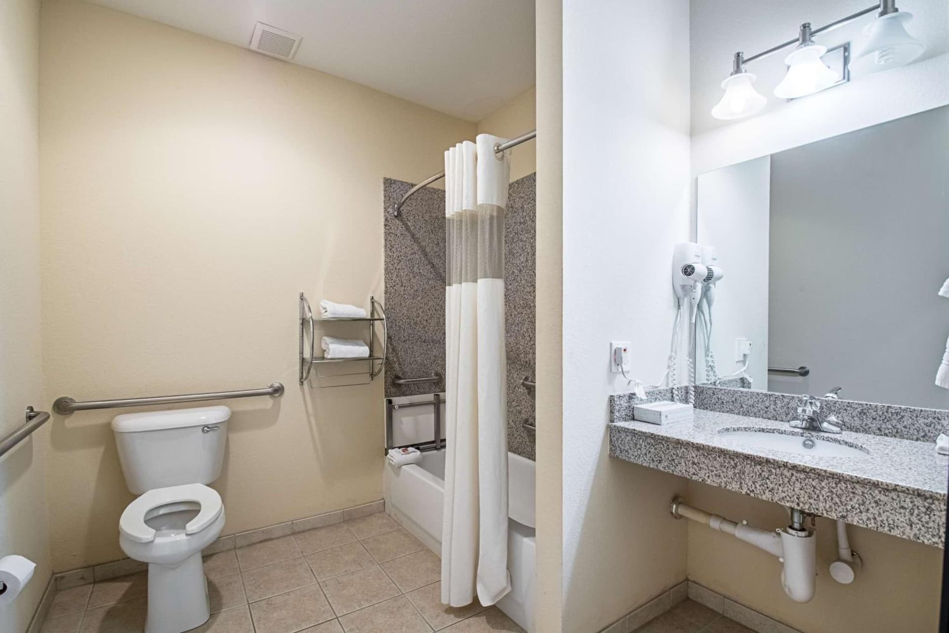 Days Inn by Wyndham Copperas Cove gallery photo in Copperas Cove, TX — image 19