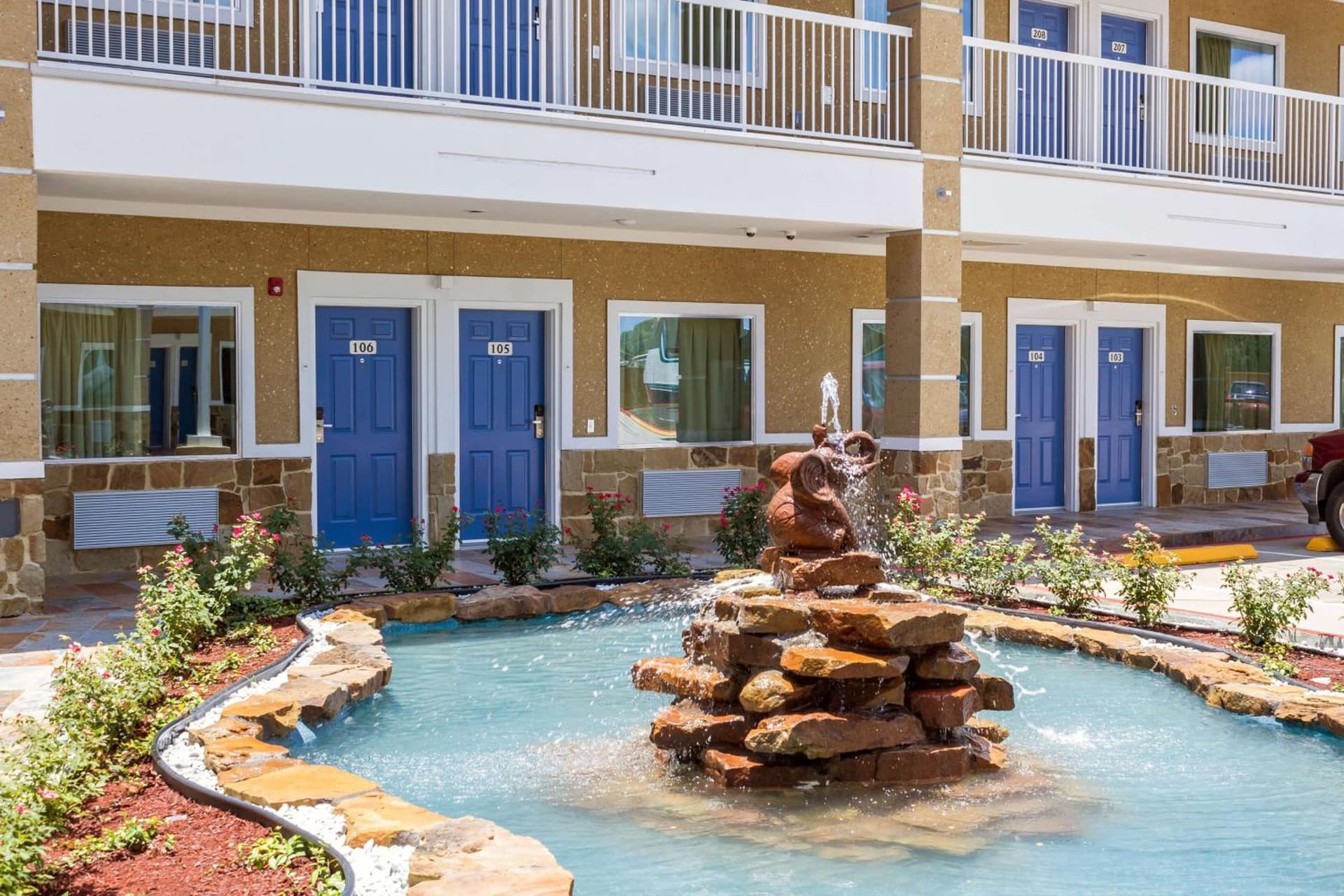 Motel 6-Houston, TX - North featured exterior or lobby in Houston, TX — similar hotel