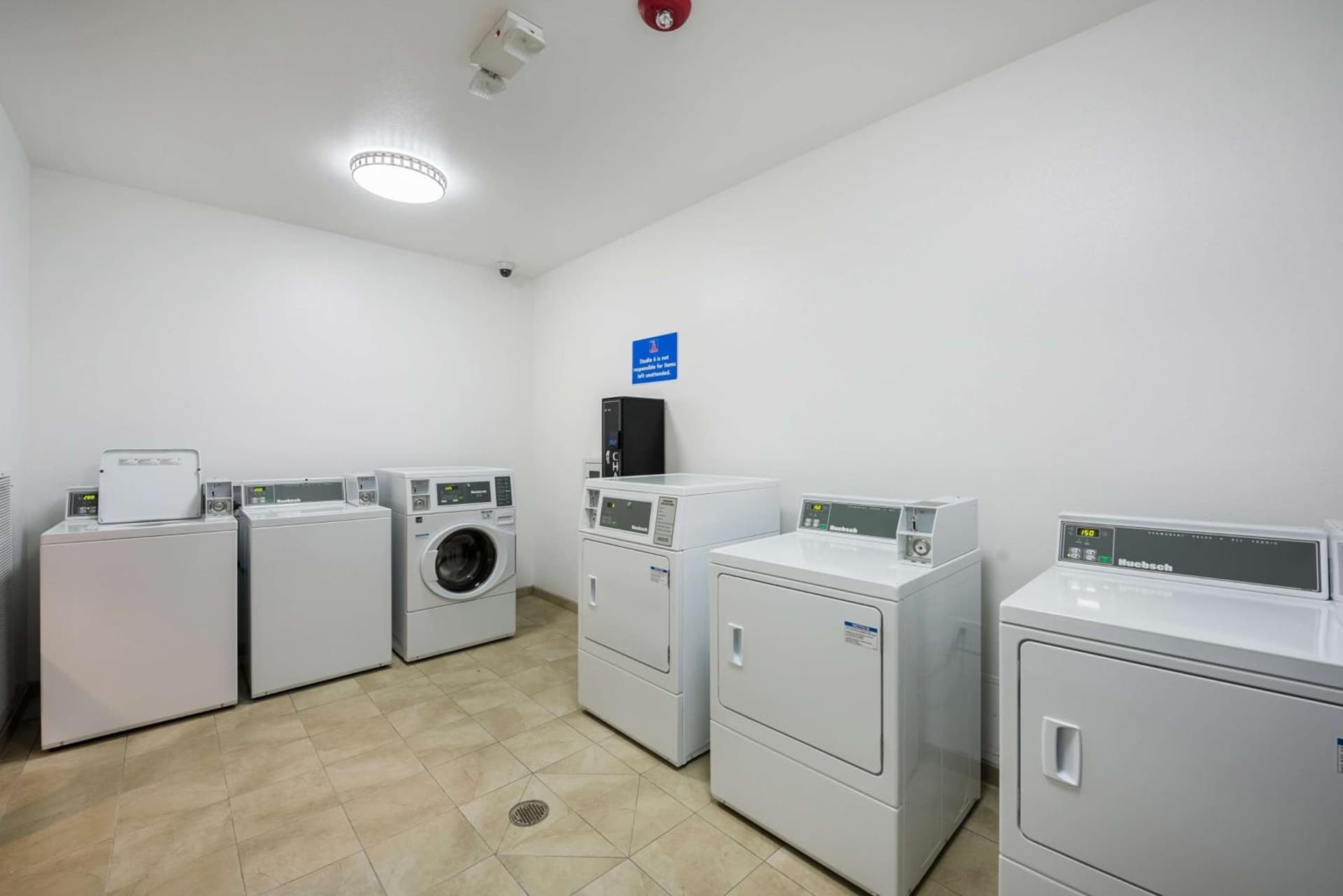Studio 6-Mccarran, NV - Sparks - Tahoe - Reno Industrial Center gallery photo in Clark, NV — image 47