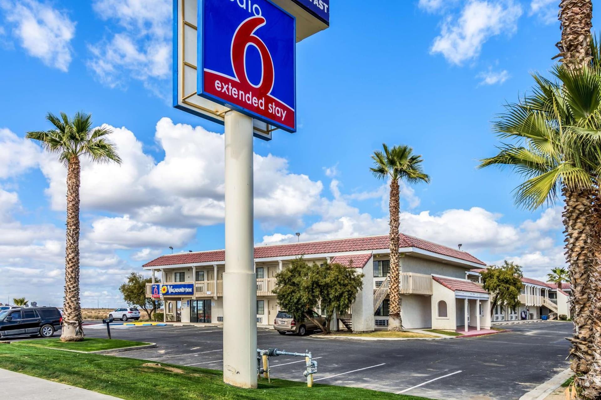 Studio 6-Buttonwillow, CA featured exterior or lobby in Buttonwillow, CA — similar hotel