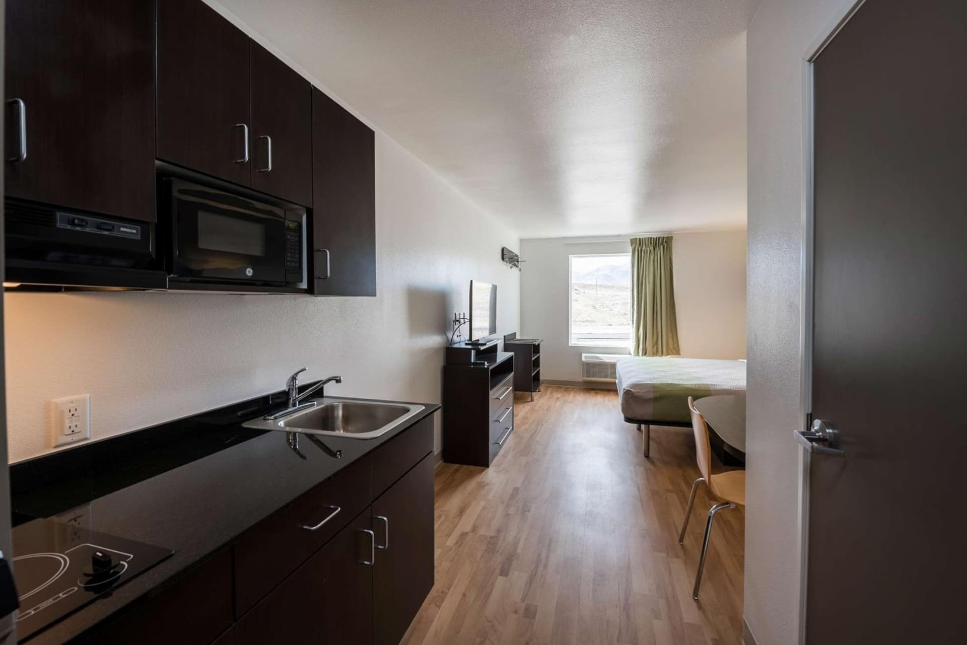 Studio 6-Mccarran, NV - Sparks - Tahoe - Reno Industrial Center interior in Clark, NV — gallery photo 2