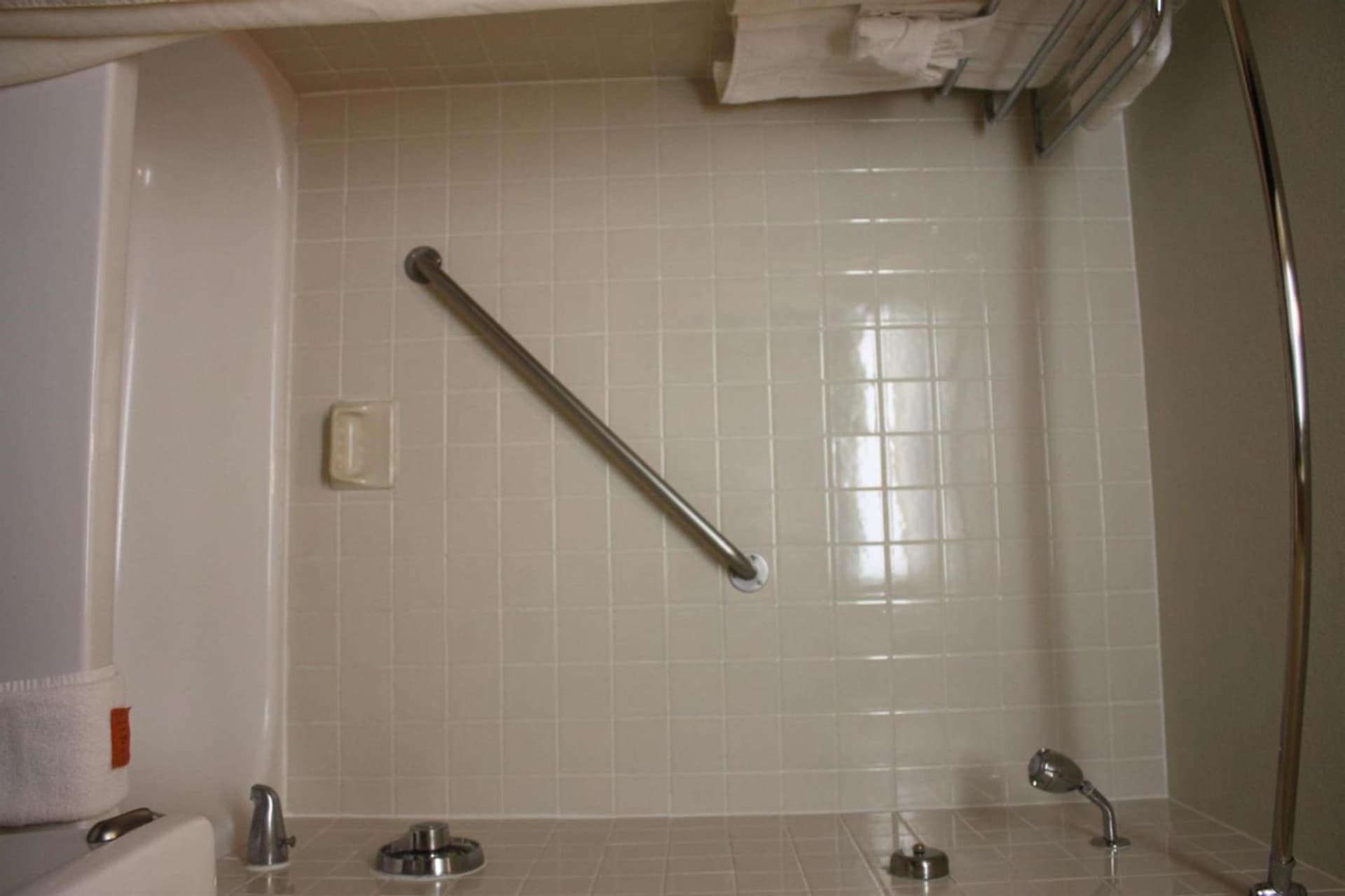 Ramada by Wyndham Viscount Suites Tucson East gallery photo in Tucson, AZ — image 51