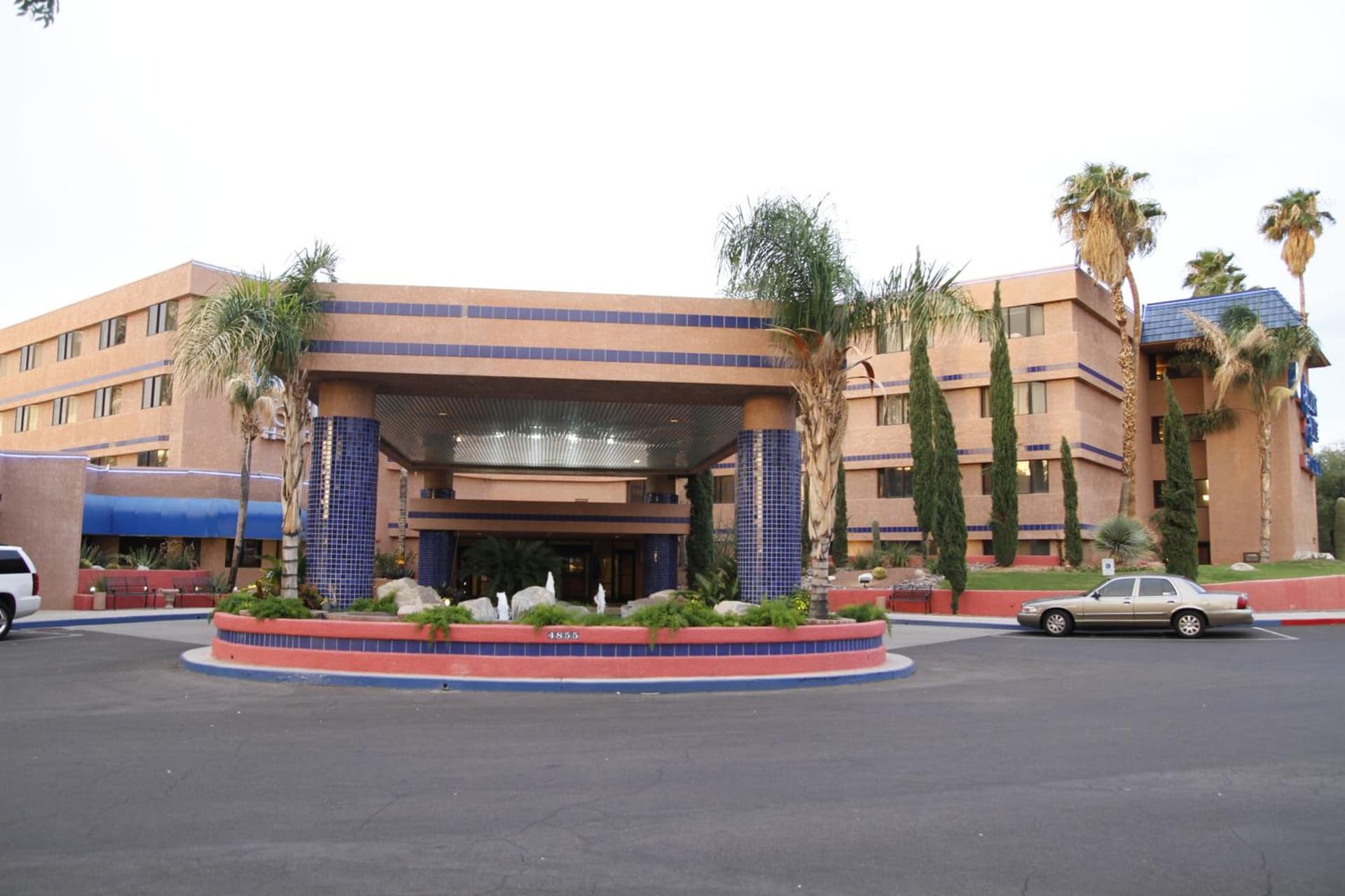 Ramada by Wyndham Viscount Suites Tucson East gallery photo in Tucson, AZ — image 46