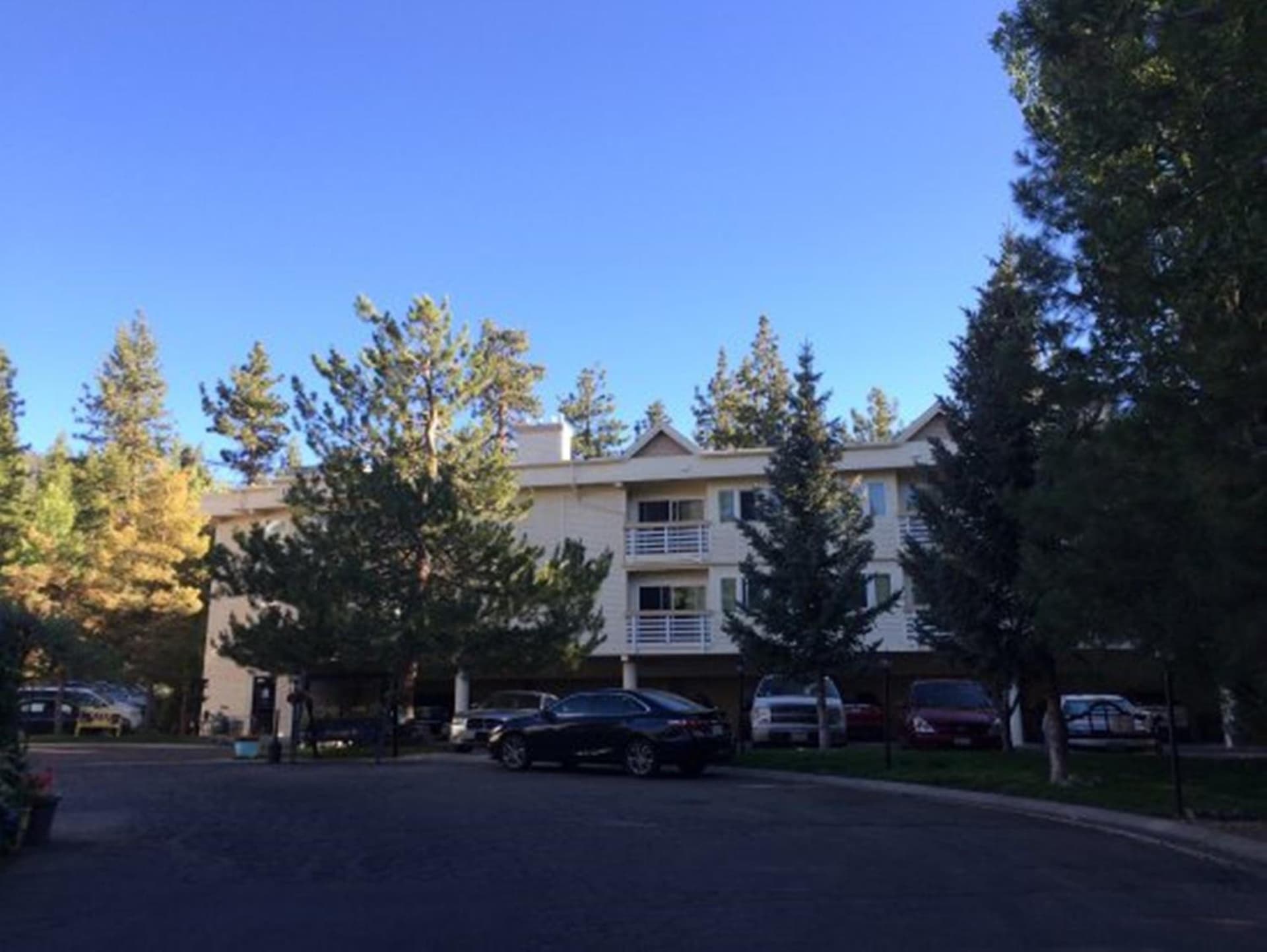Lodge at Kingsbury Crossing interior in Stateline, NV — gallery photo 2