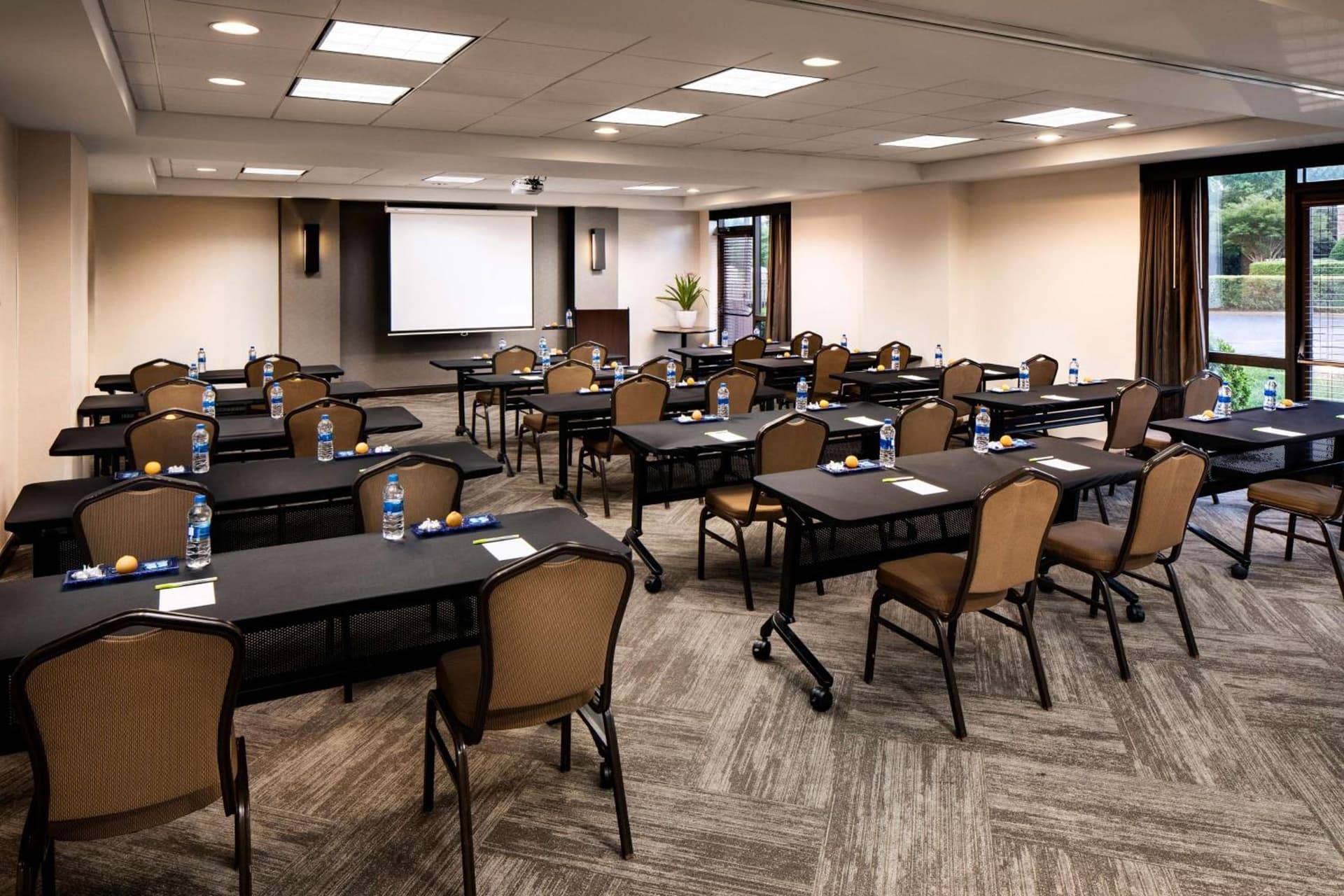 Hyatt Place Topeka interior in Topeka, KS — gallery photo 2