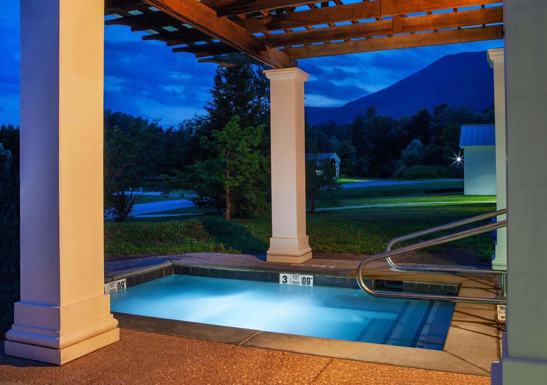 The Equinox Golf Resort & Spa gallery photo in Manchester — image 6